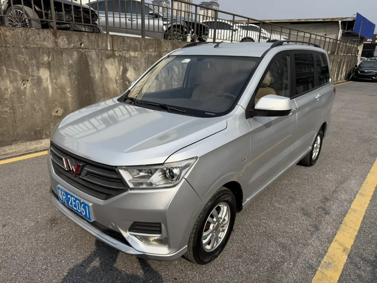 Wuling Hongguang  из Китая