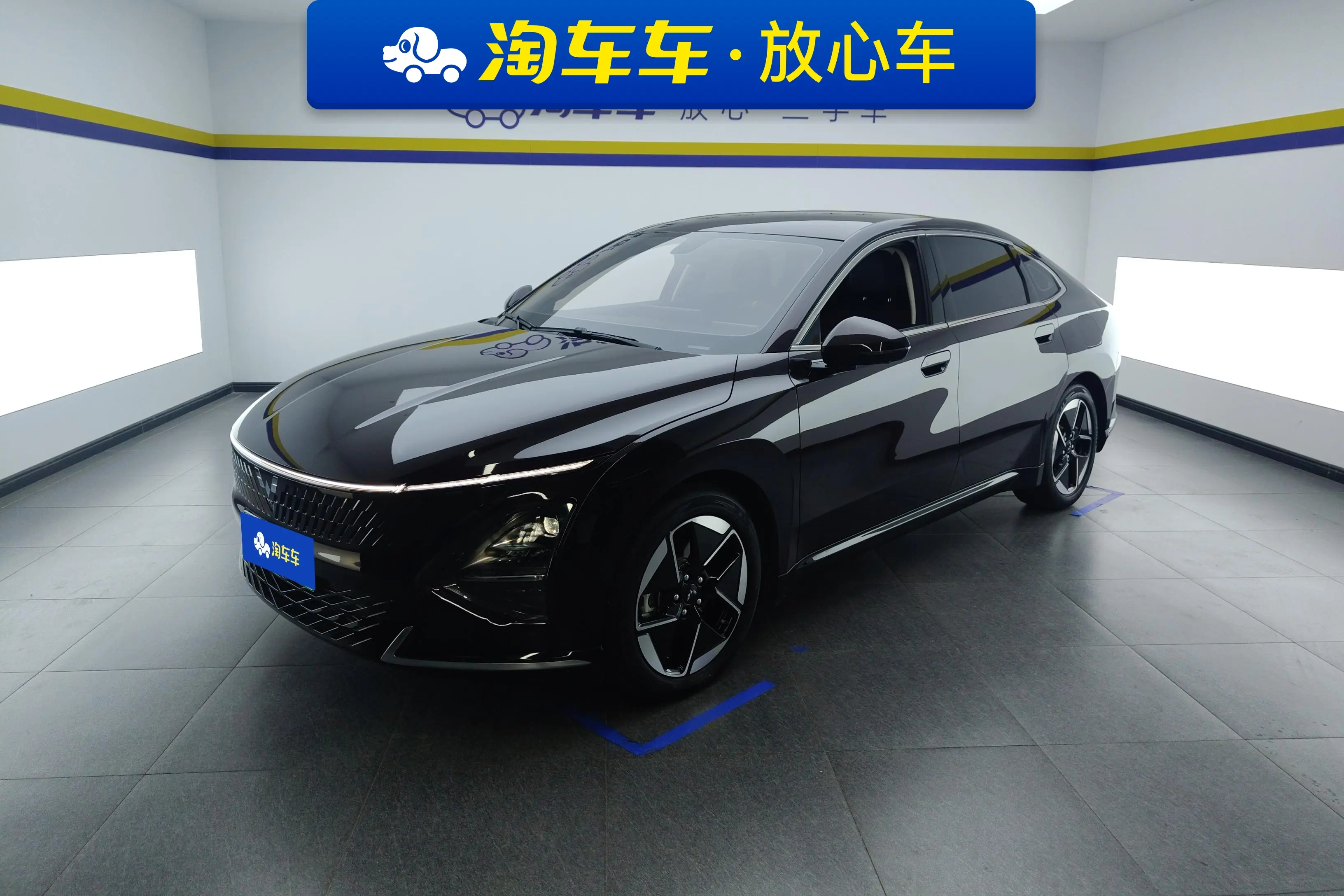 Wuling Starlight PHEV  из Китая