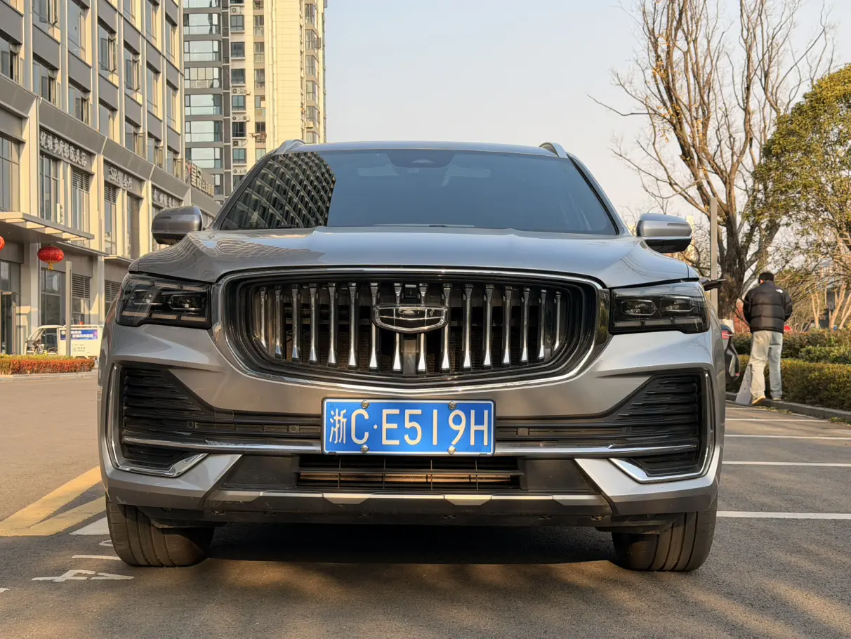 Geely Monjaro (Xingyue L)  из Китая