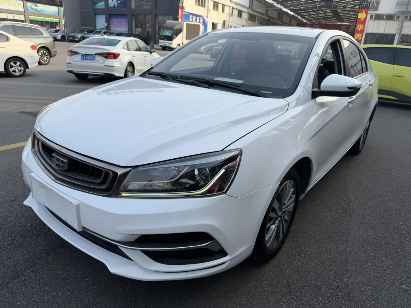 Geely Emgrand  из Китая