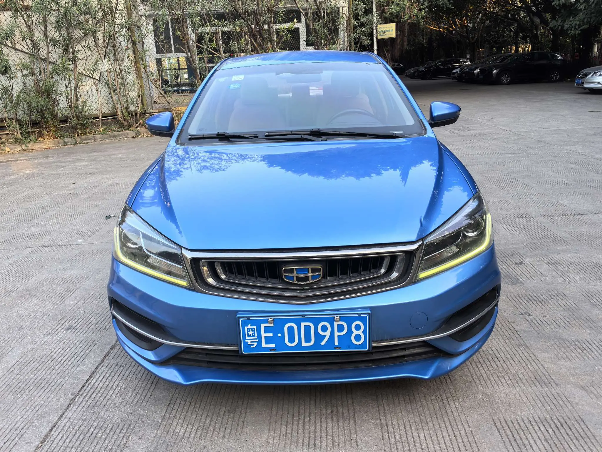 Geely Emgrand  из Китая