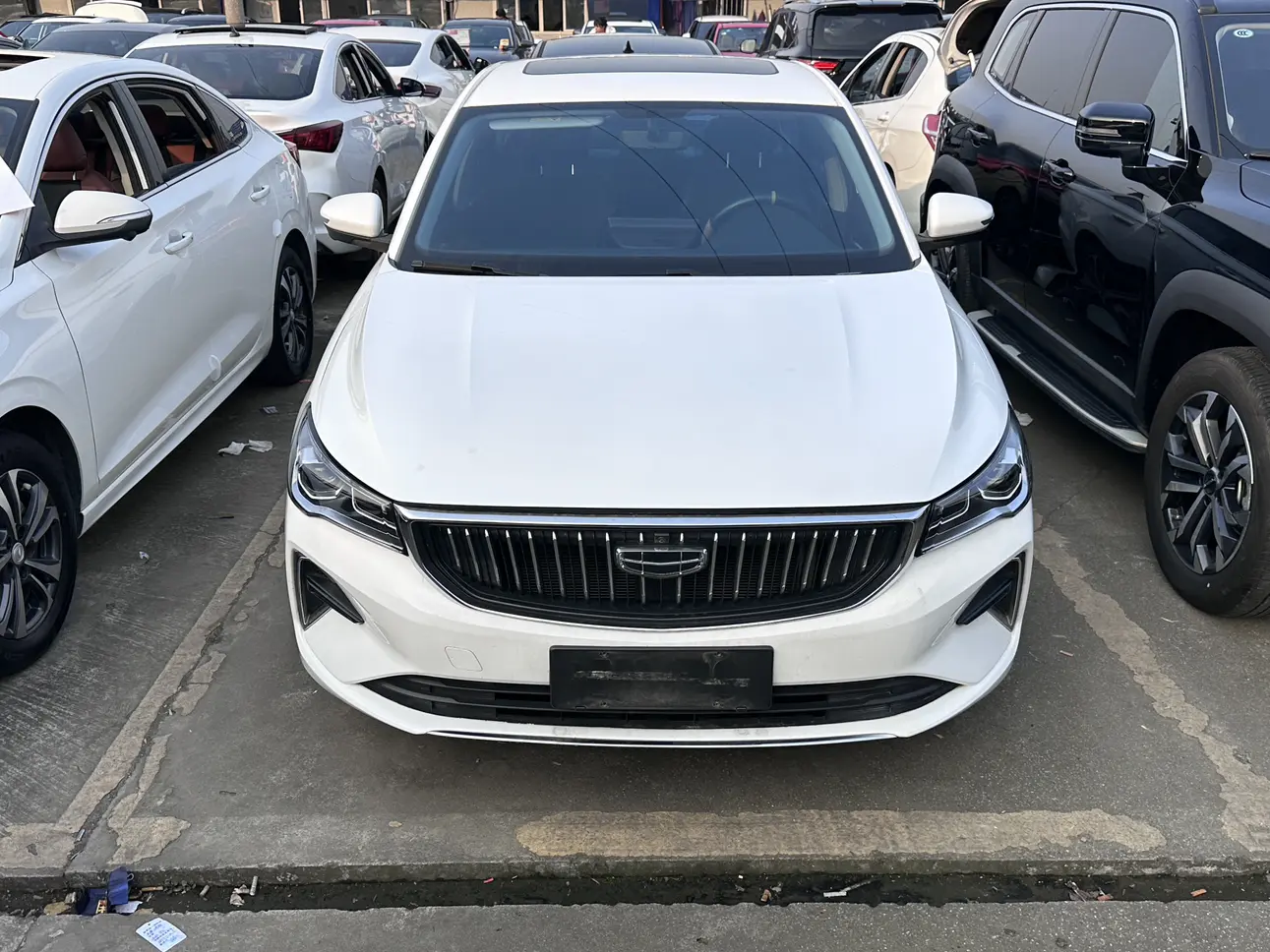 Geely Emgrand  из Китая