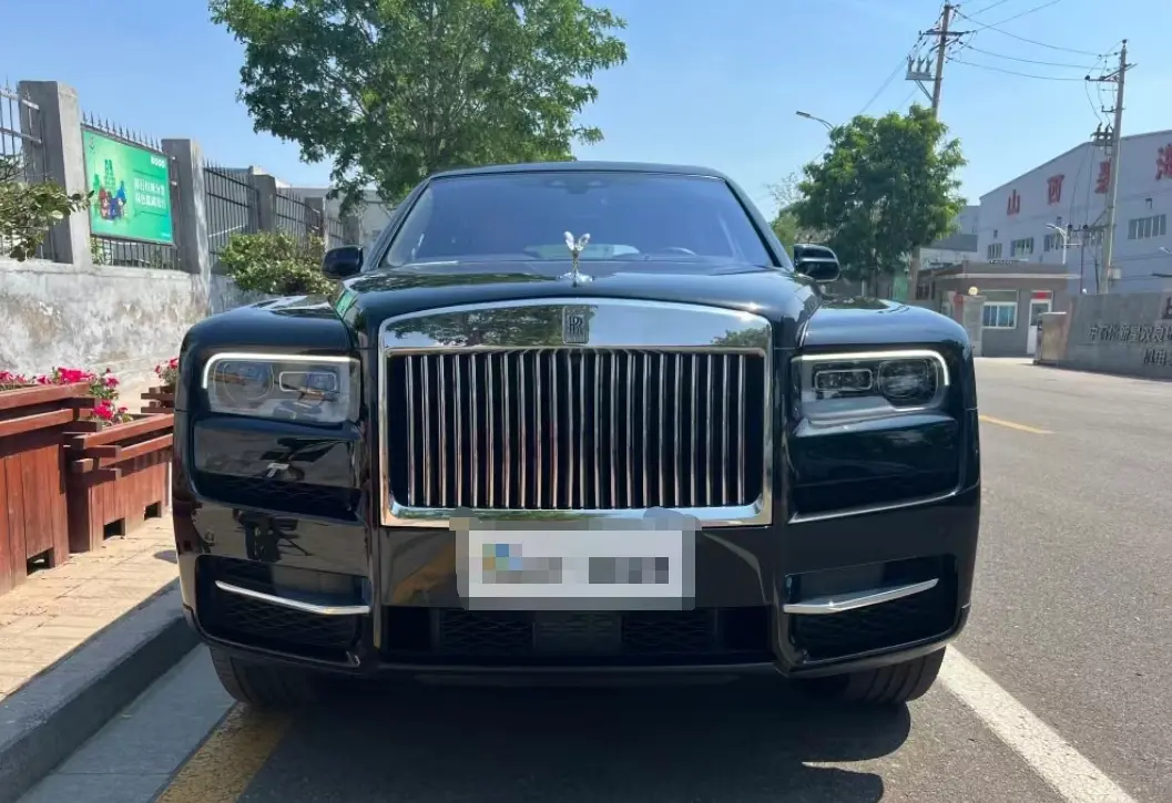 Rolls Royce Cullinan  из Китая
