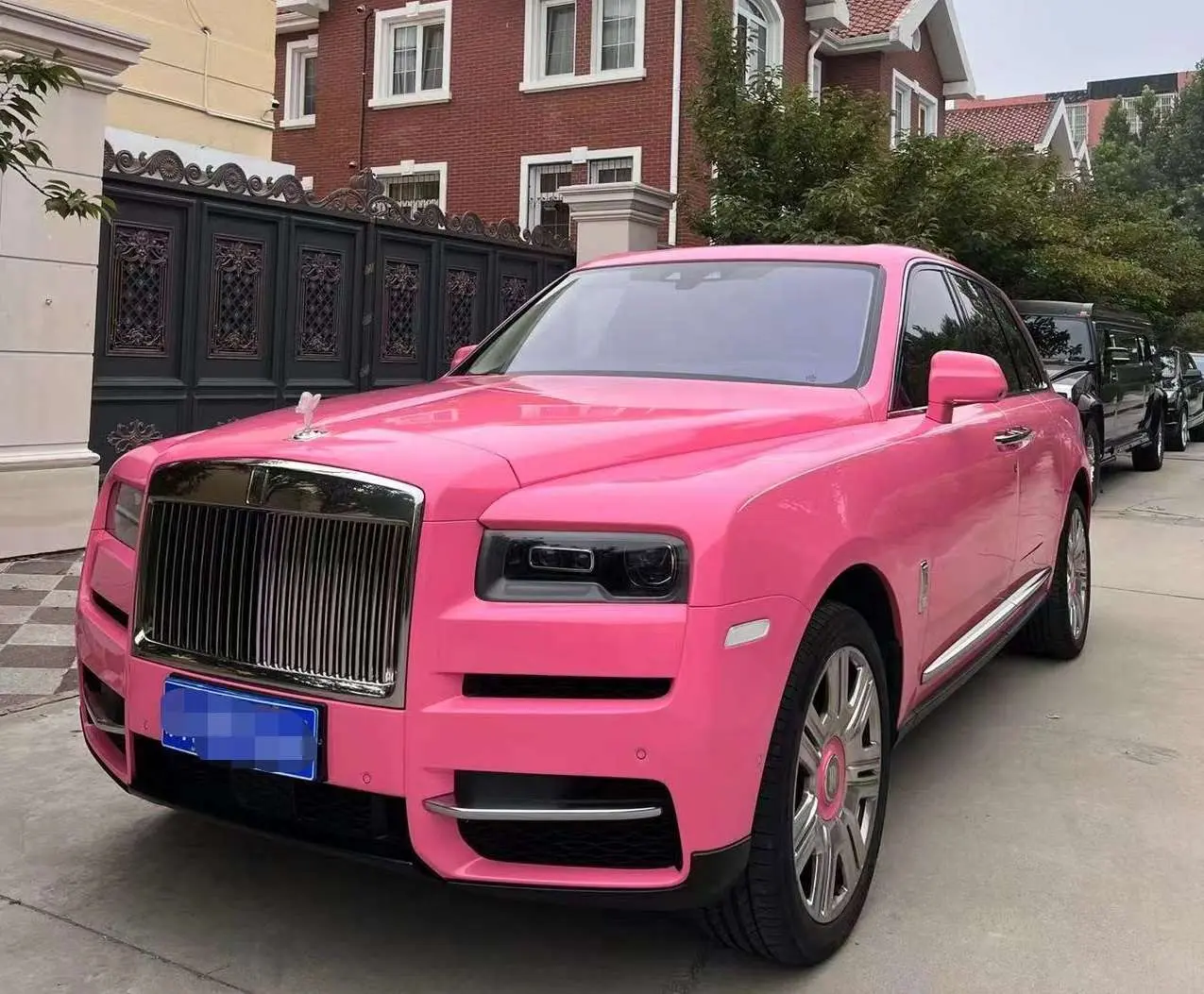 Rolls Royce Cullinan  из Китая