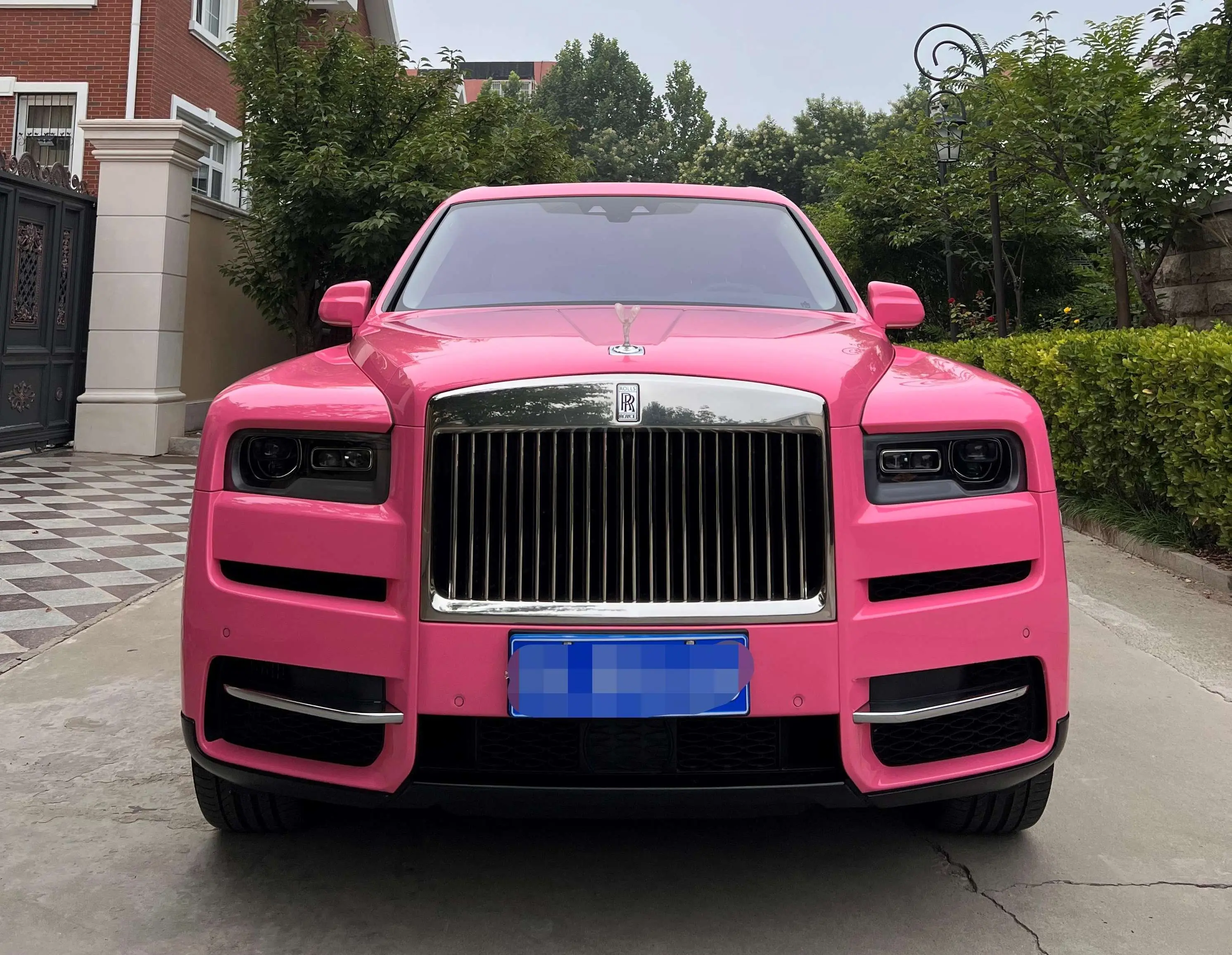 Rolls Royce Cullinan  из Китая