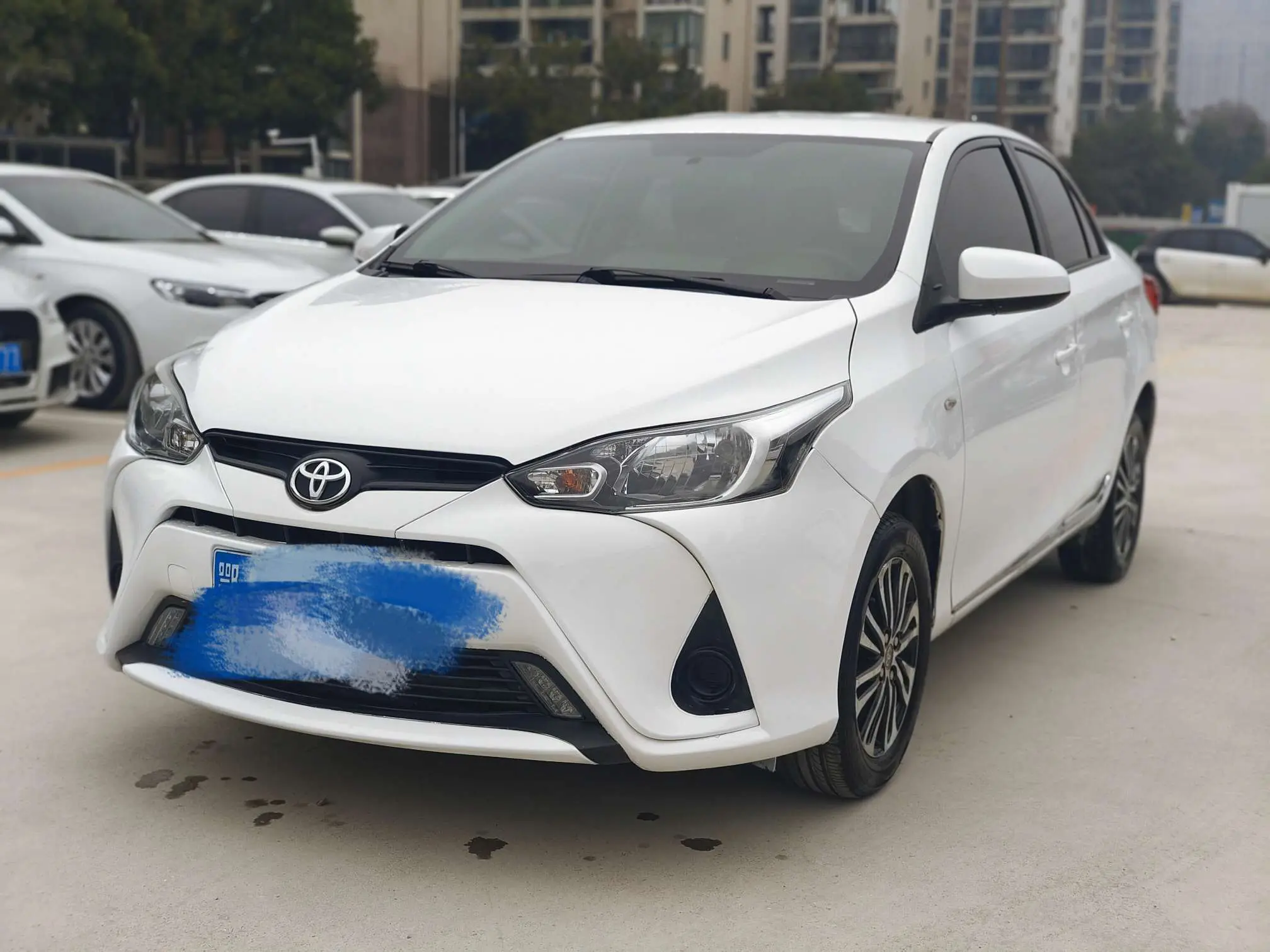Toyota YARiS L Enjoy  из Китая