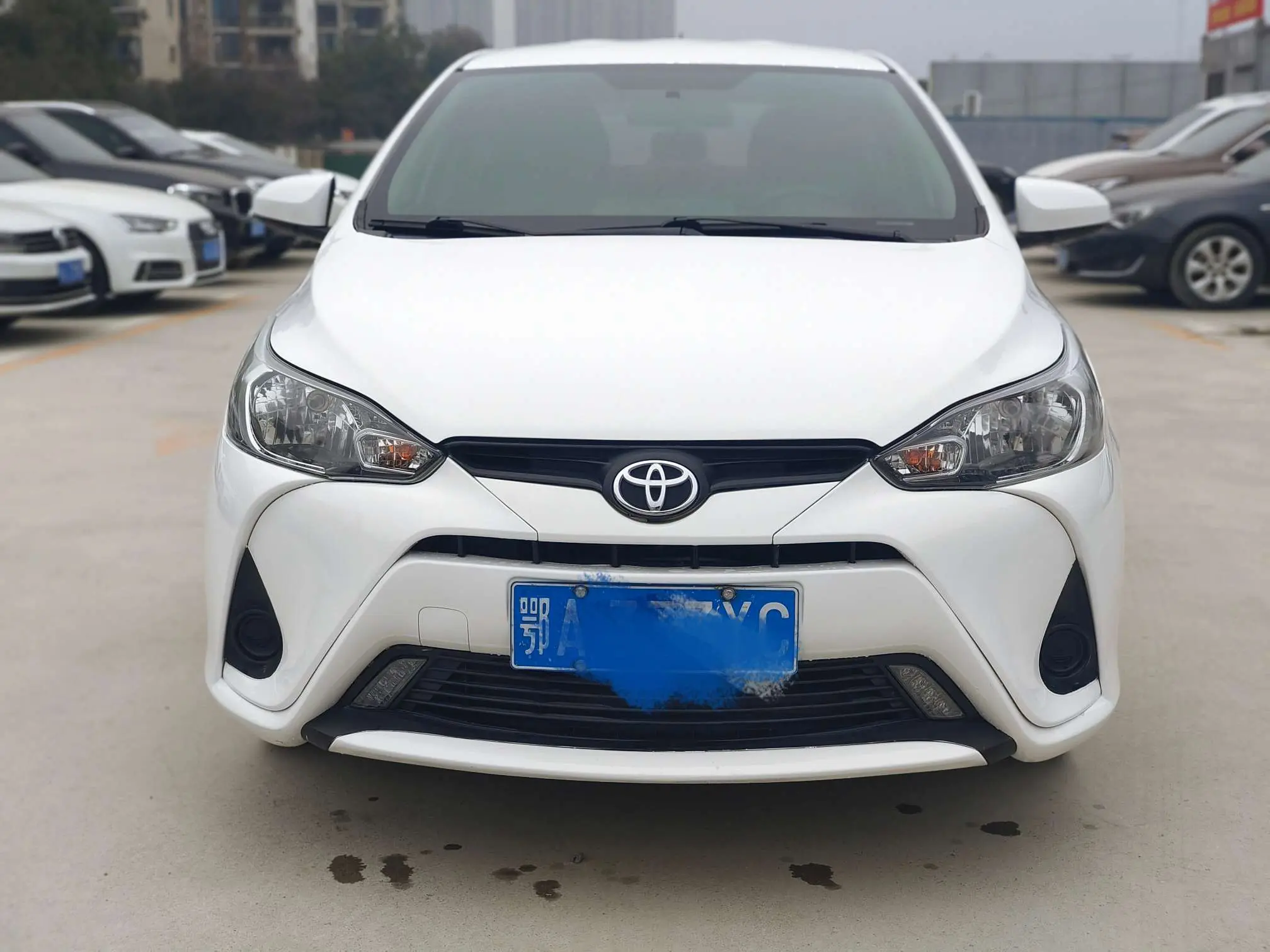 Toyota YARiS L Enjoy  из Китая