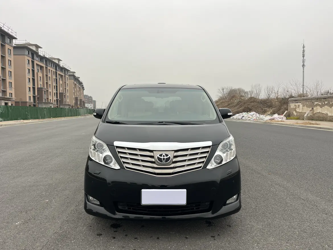 Toyota Alphard (Elfa)  из Китая