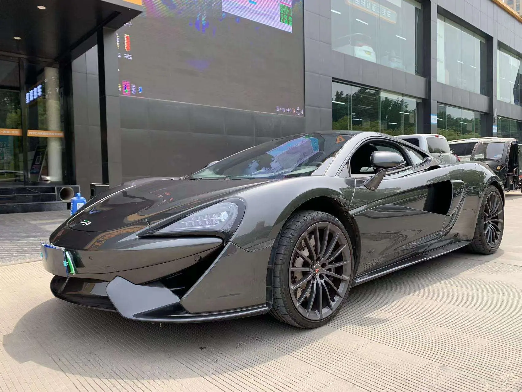 McLaren 570GT  из Китая