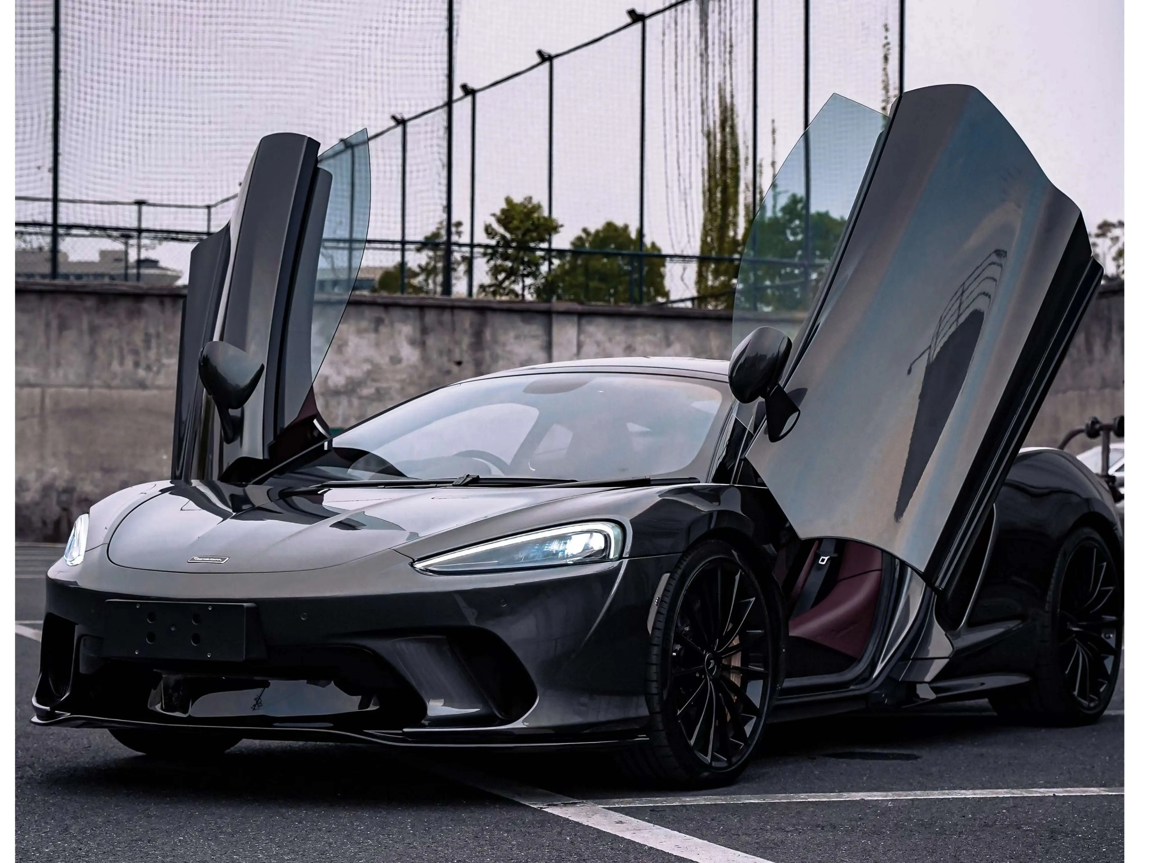 McLaren GT  из Китая