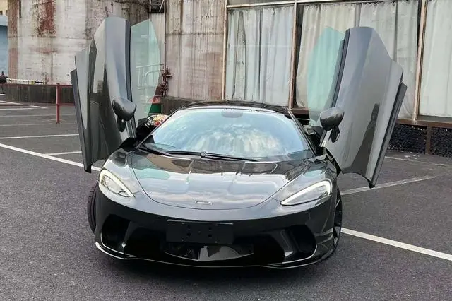 McLaren GT  из Китая
