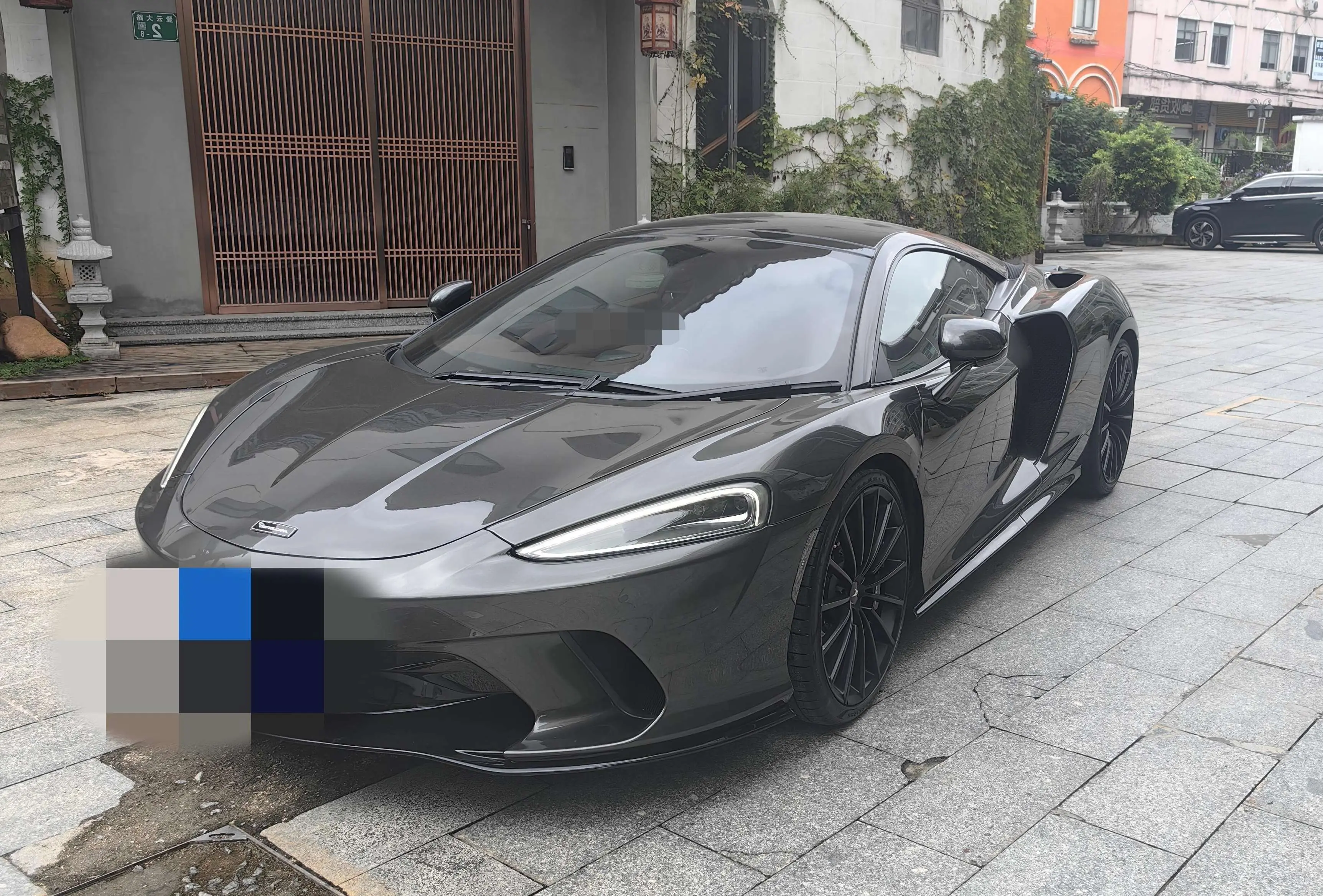 McLaren GT  из Китая