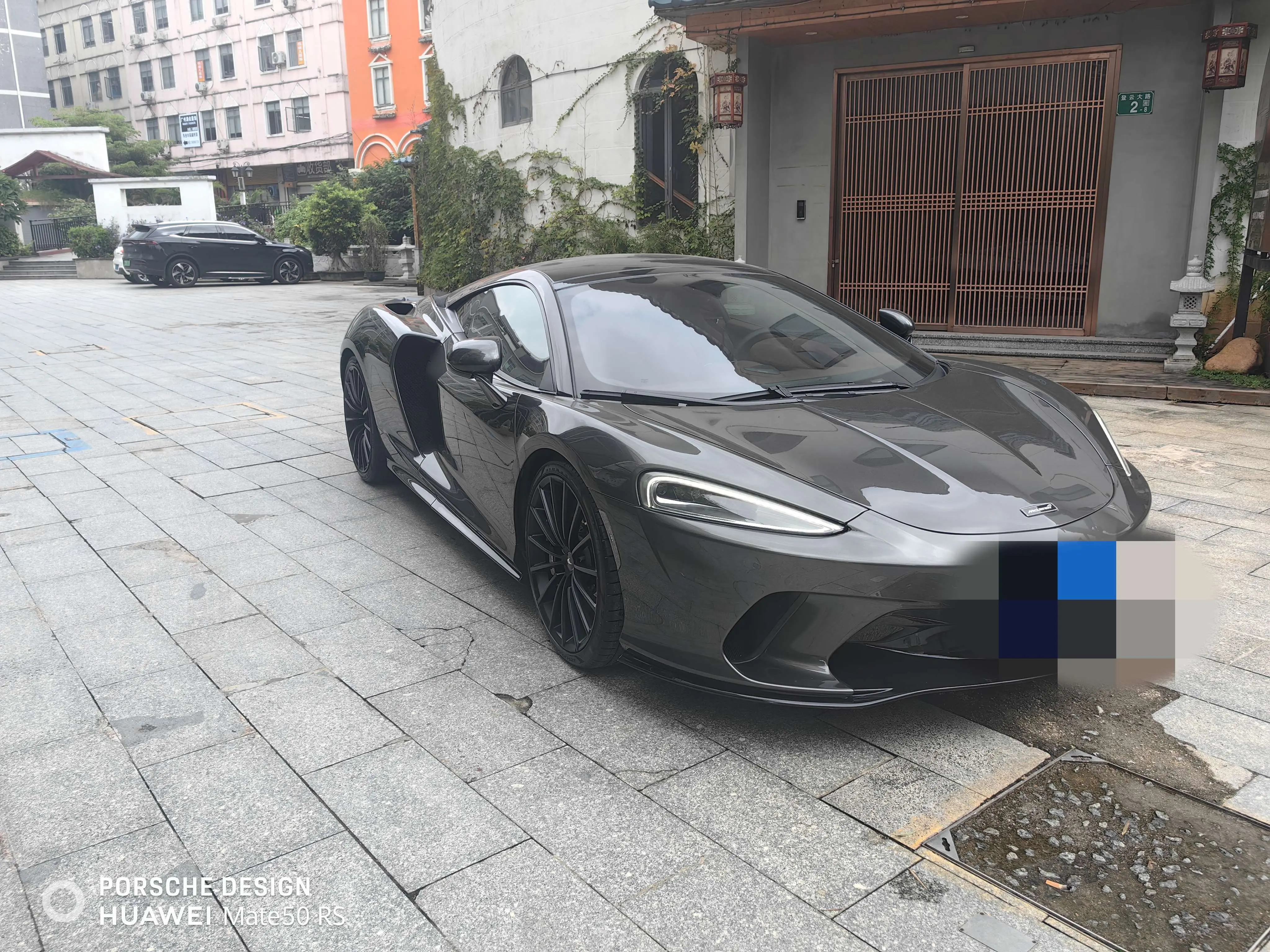 McLaren GT  из Китая