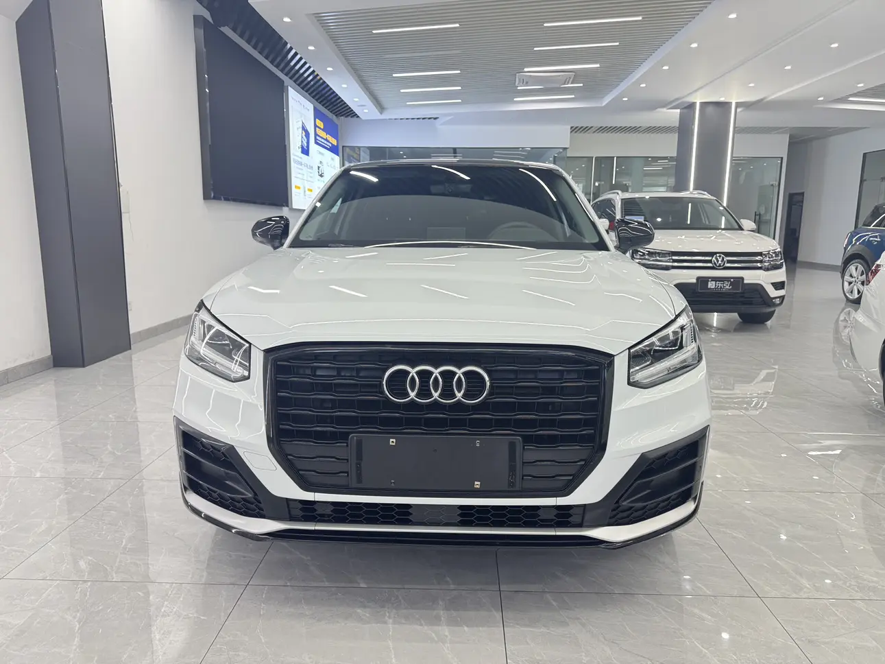 Audi Q2L  из Китая