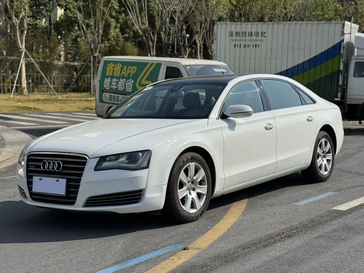 Audi A8  из Китая