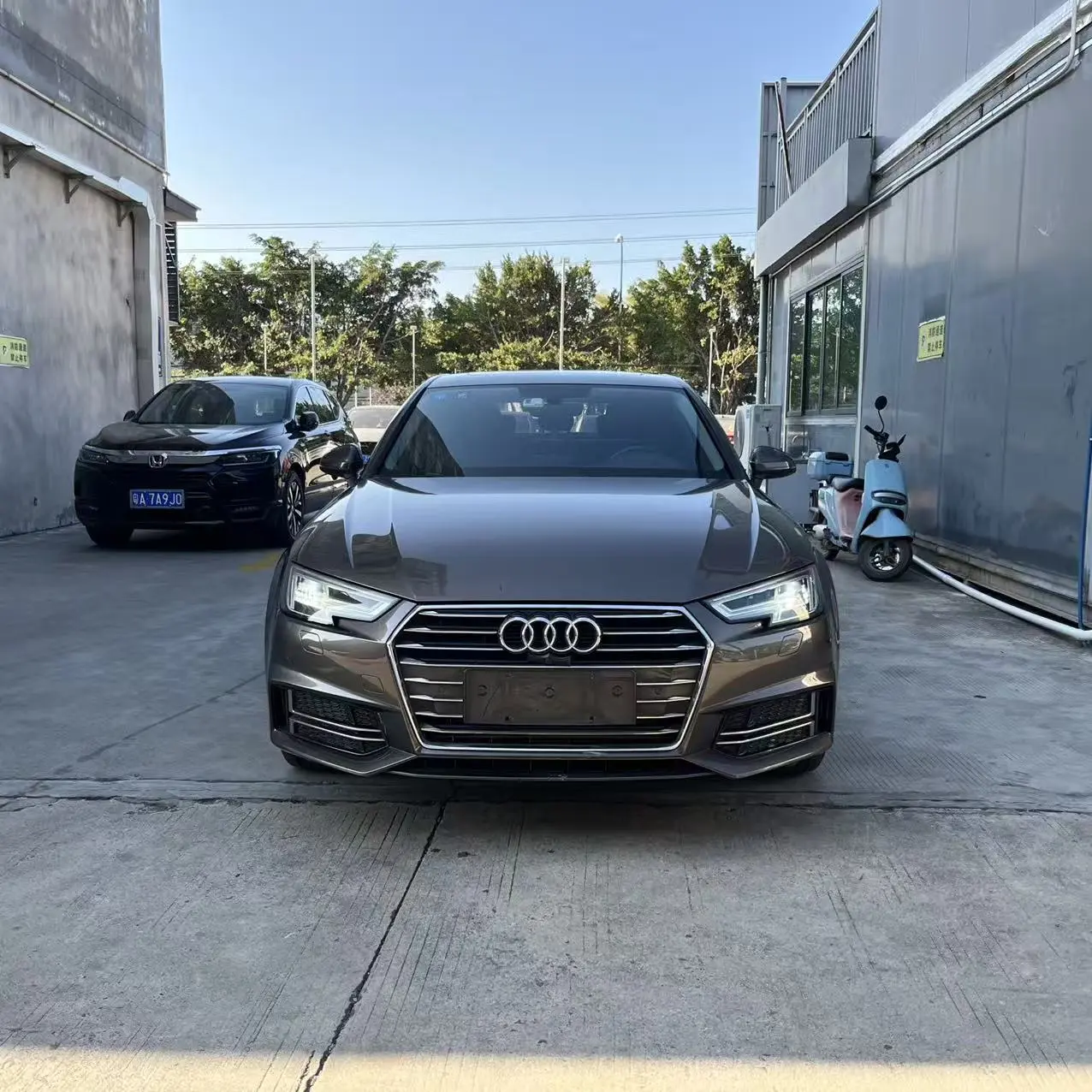 Audi A4L  из Китая