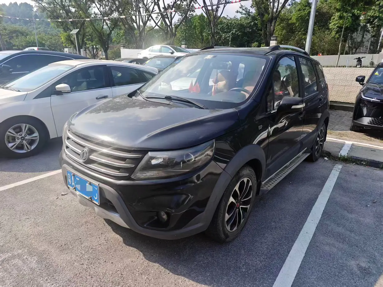 Forthing Jingyi X5  из Китая