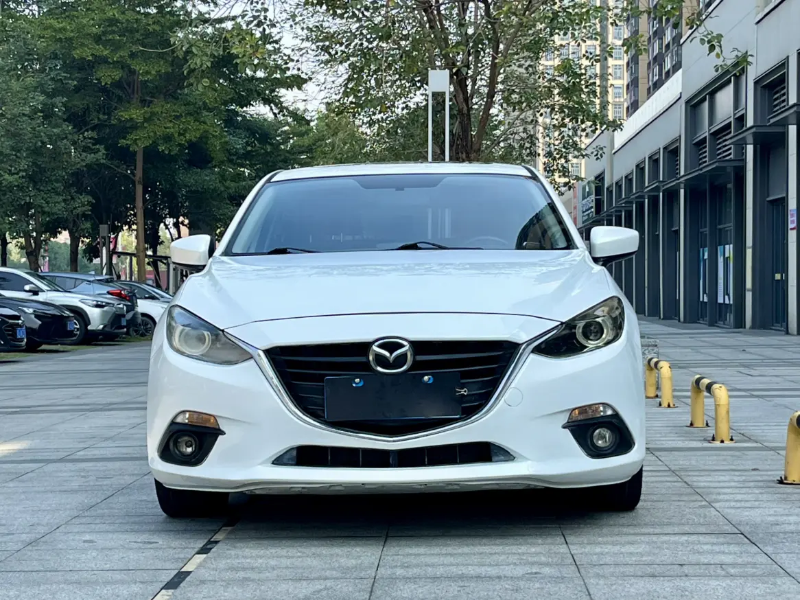 Mazda Axela (Mazda3)  из Китая