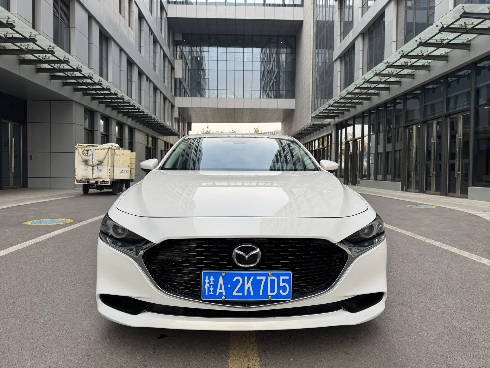 Mazda Axela (Mazda3)  из Китая