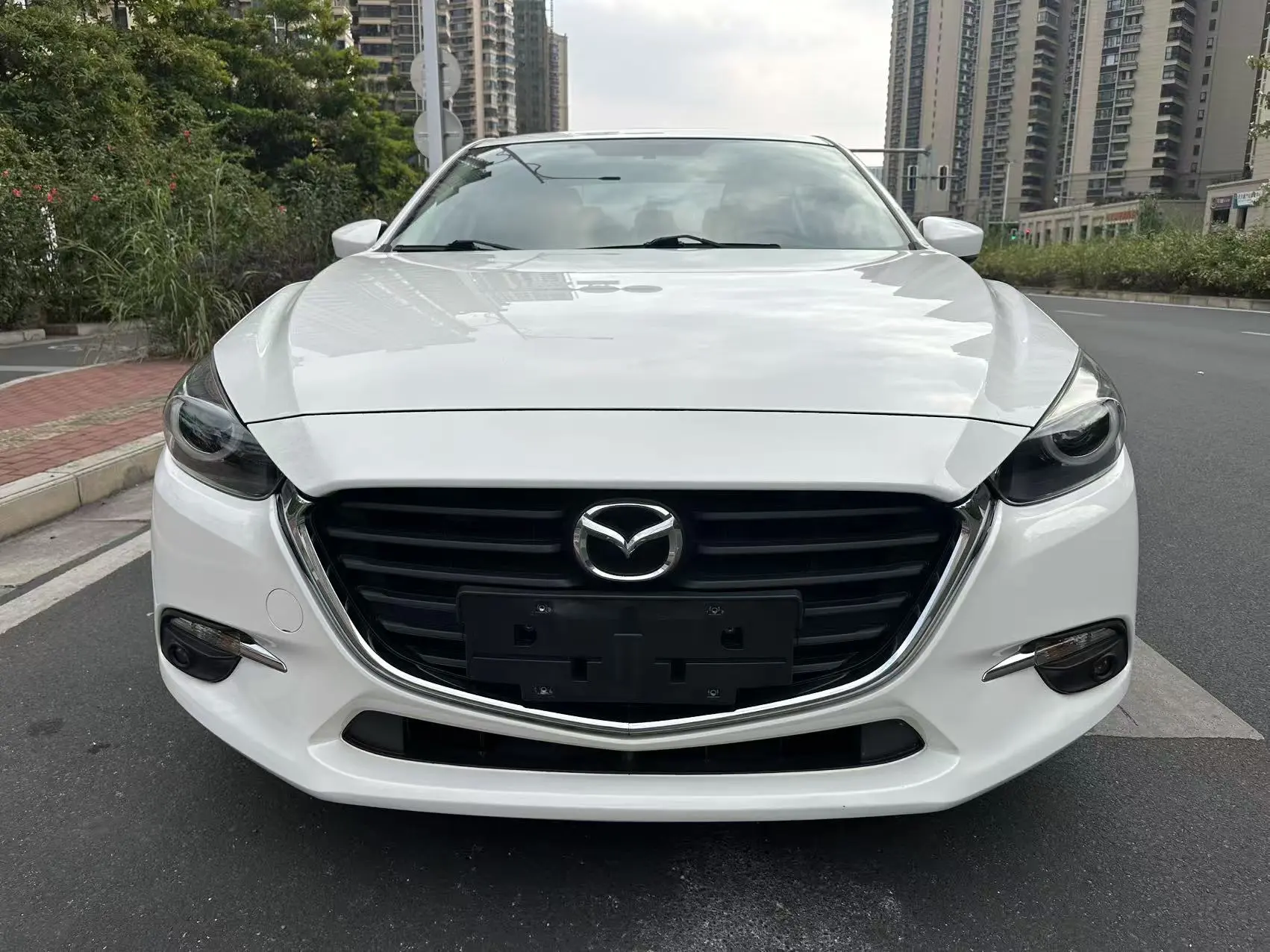 Mazda Axela (Mazda3)  из Китая