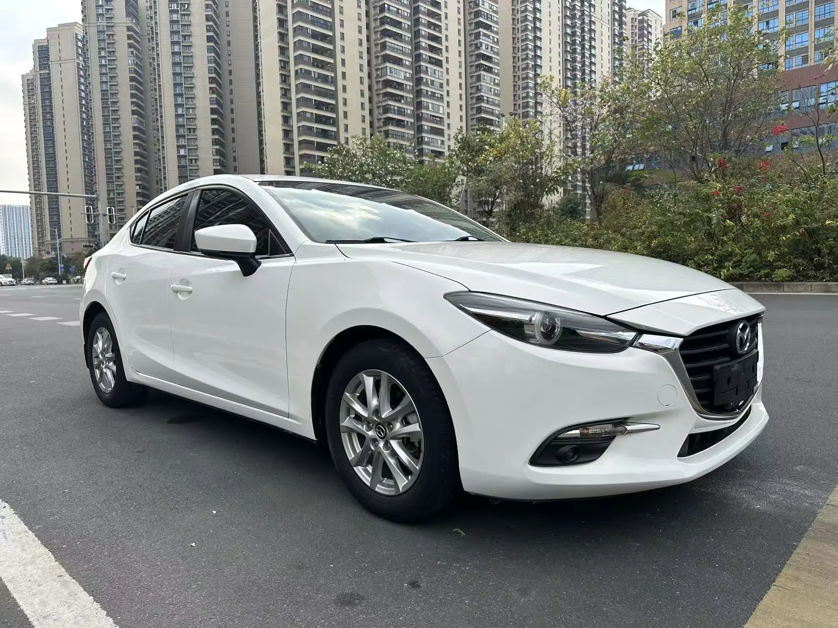 Mazda Axela (Mazda3)  из Китая