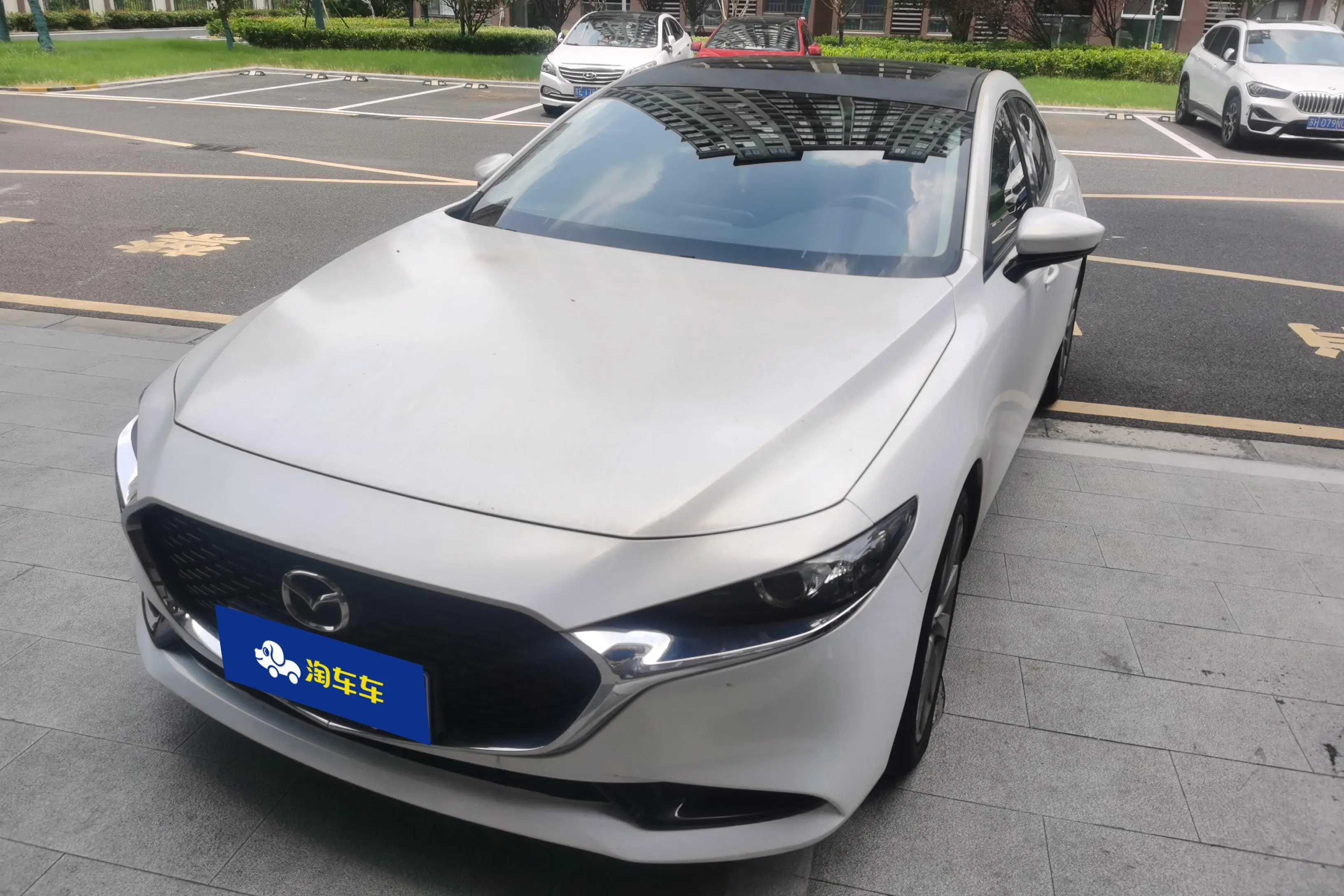 Mazda Axela (Mazda3)  из Китая