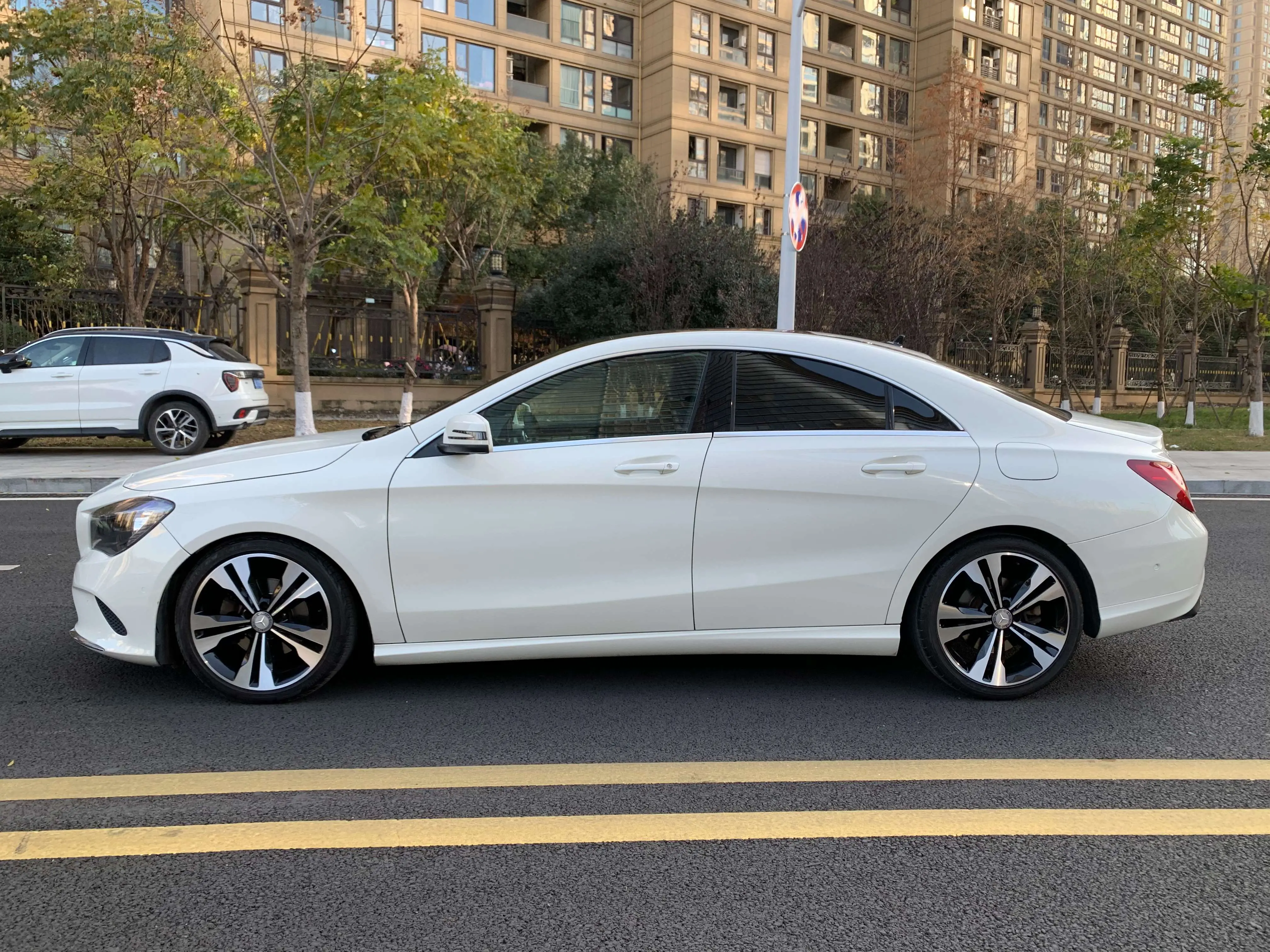 Mercedes-Benz Mercedes CLA  из Китая