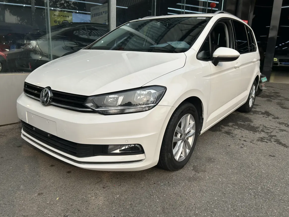 Volkswagen Touran L  из Китая