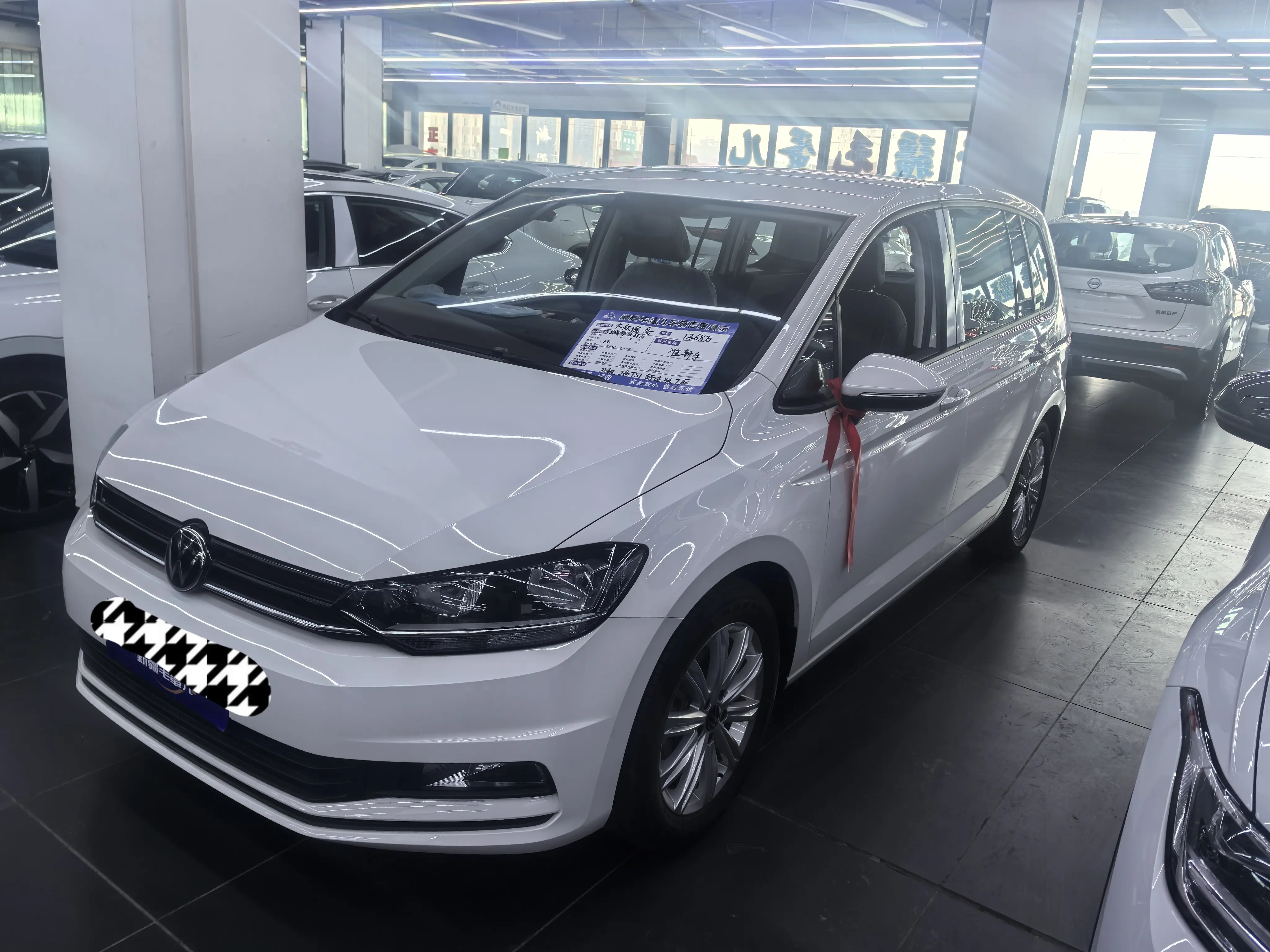 Volkswagen Touran L  из Китая