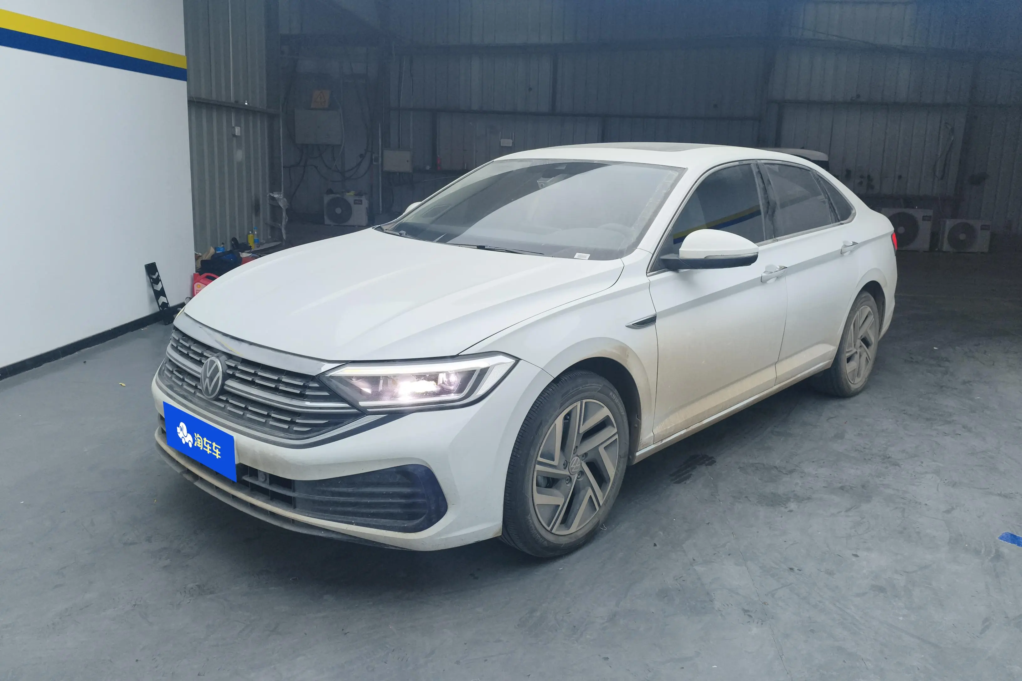 Volkswagen Sagitar  из Китая