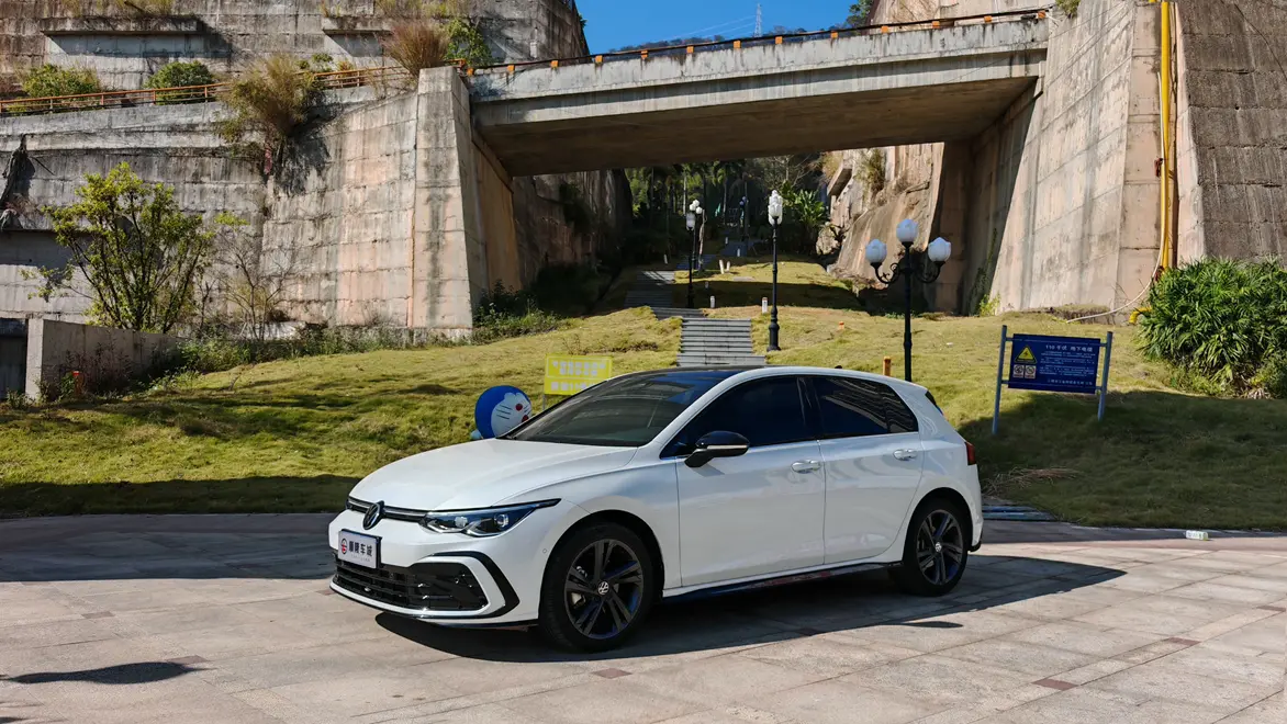 Volkswagen Golf  из Китая