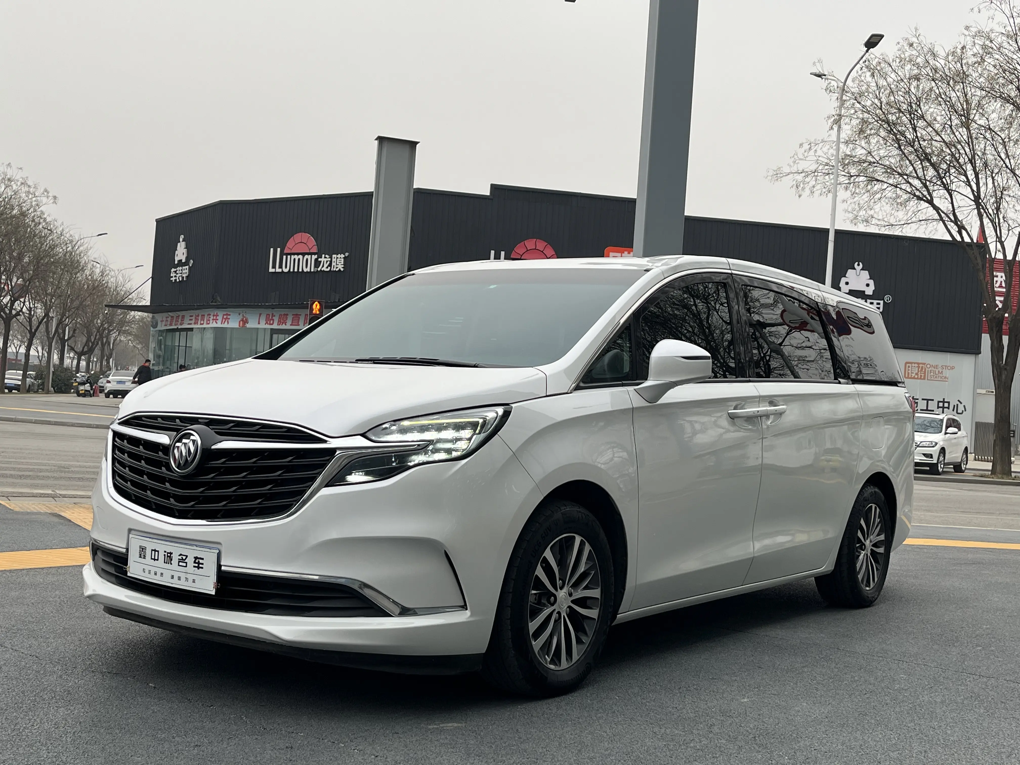 Buick GL8  из Китая