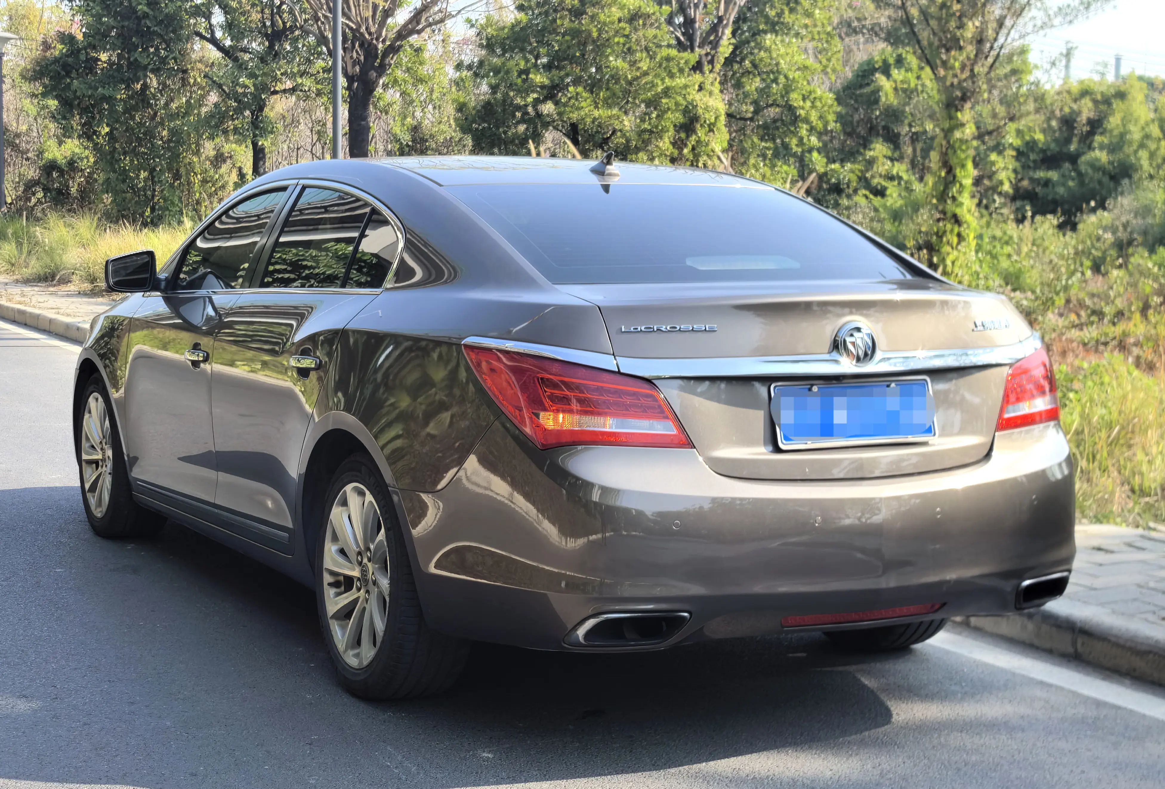 Buick LaCrosse  из Китая