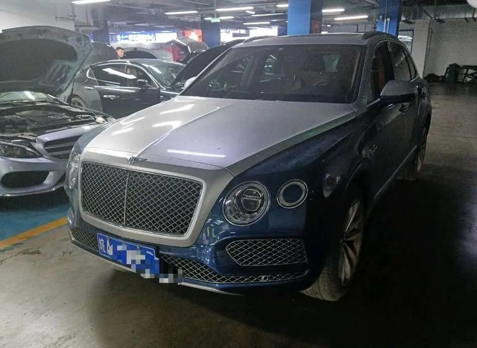 Bentley Bentayga  из Китая