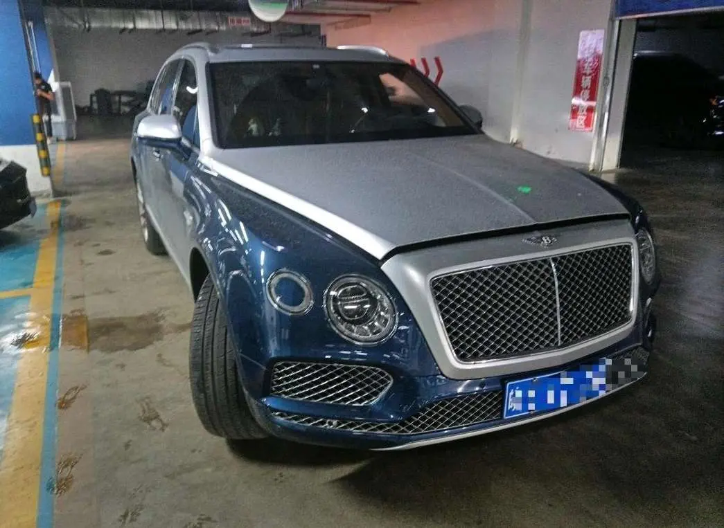 Bentley Bentayga  из Китая