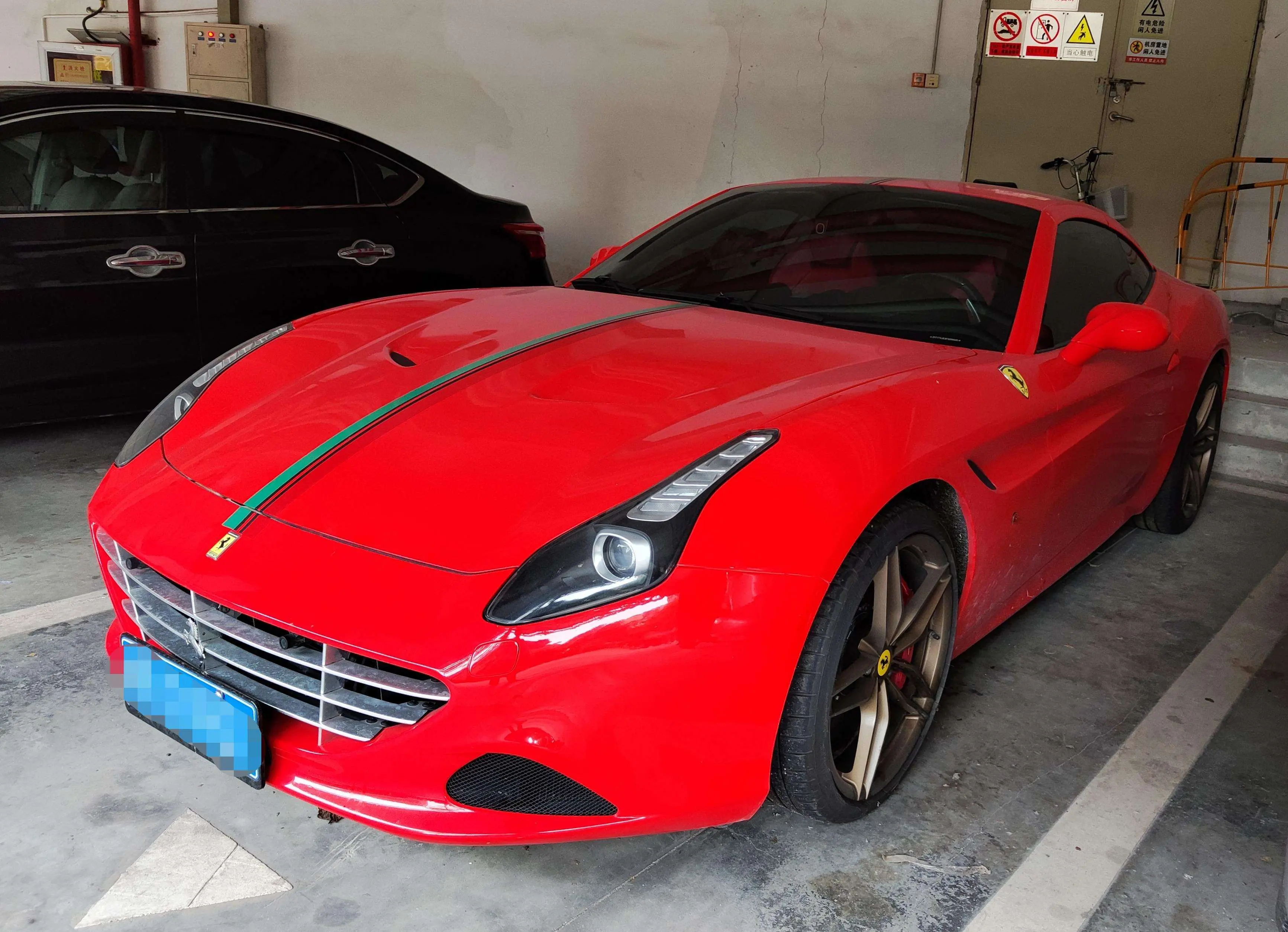 Ferrari California T  из Китая