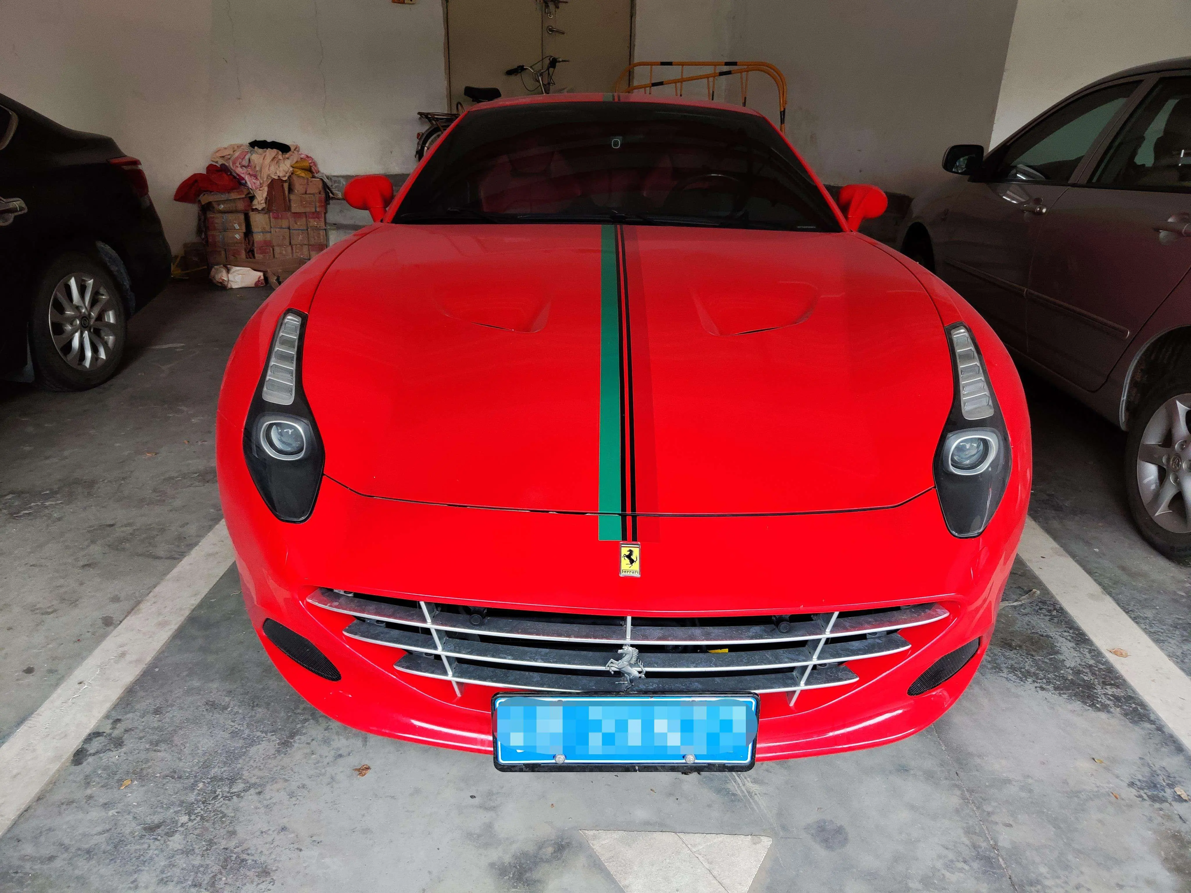 Ferrari California T  из Китая