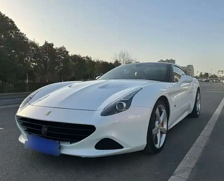 Ferrari California T  из Китая