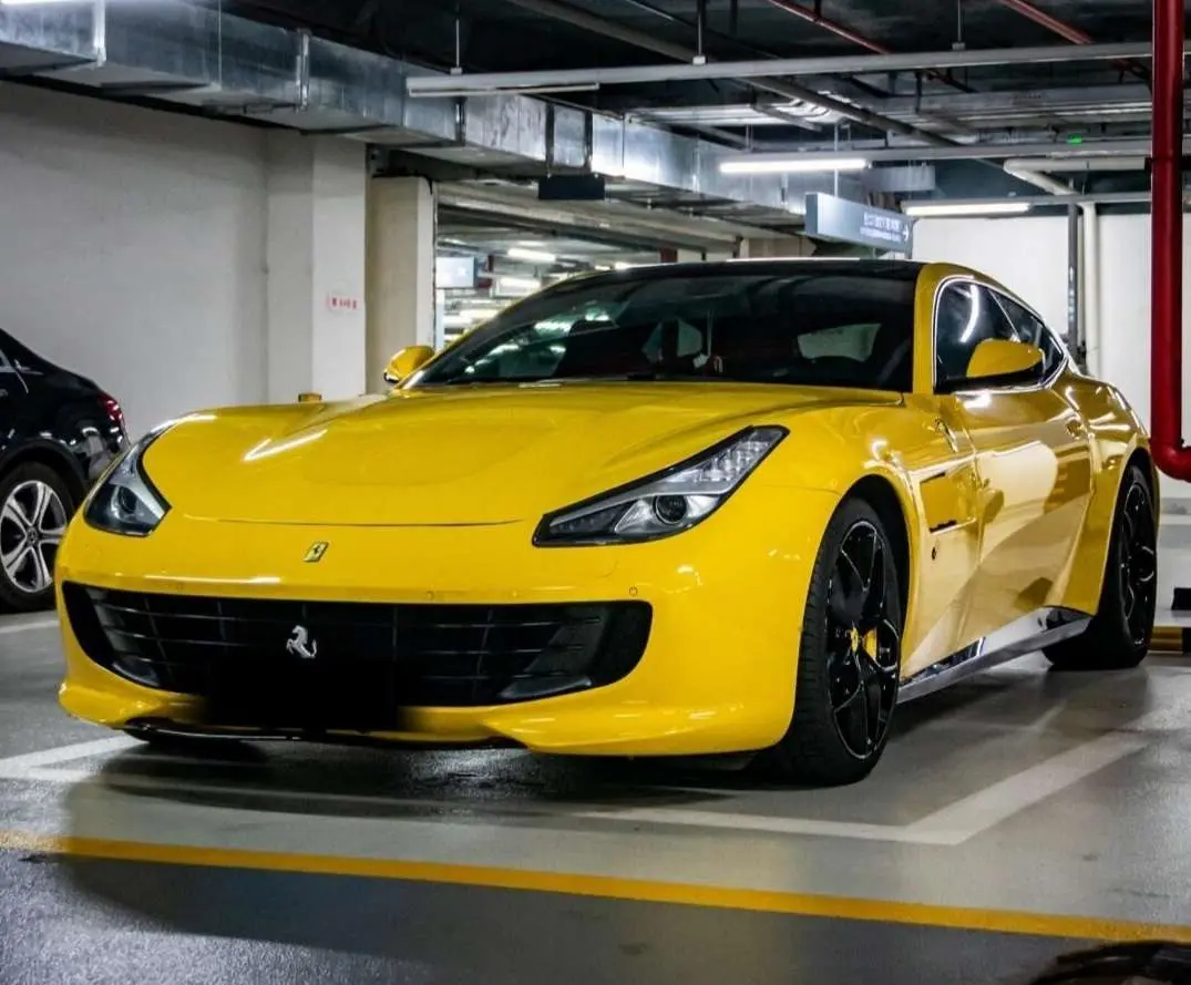 Ferrari GTC4Lusso  из Китая