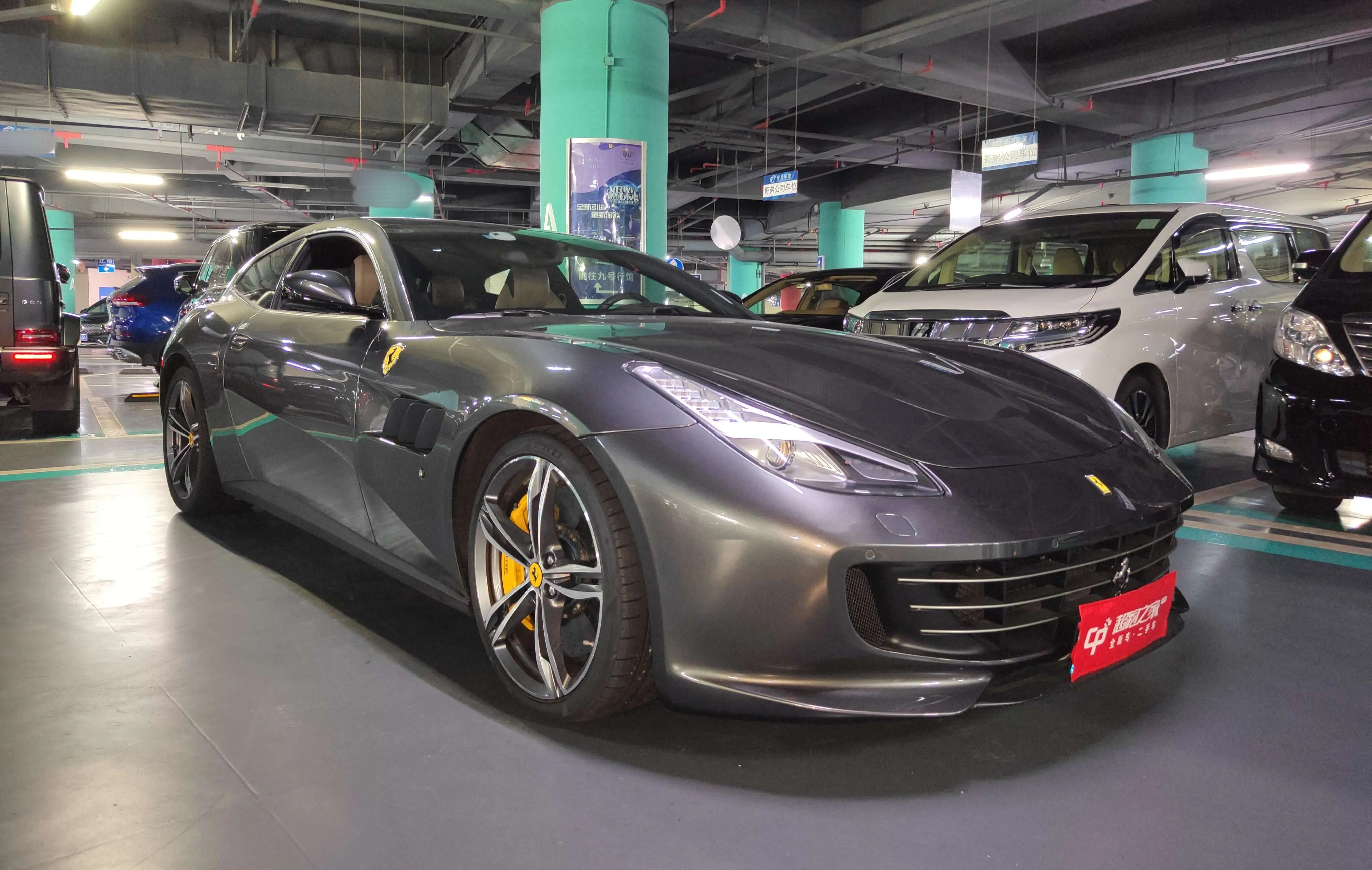 Ferrari GTC4Lusso  из Китая