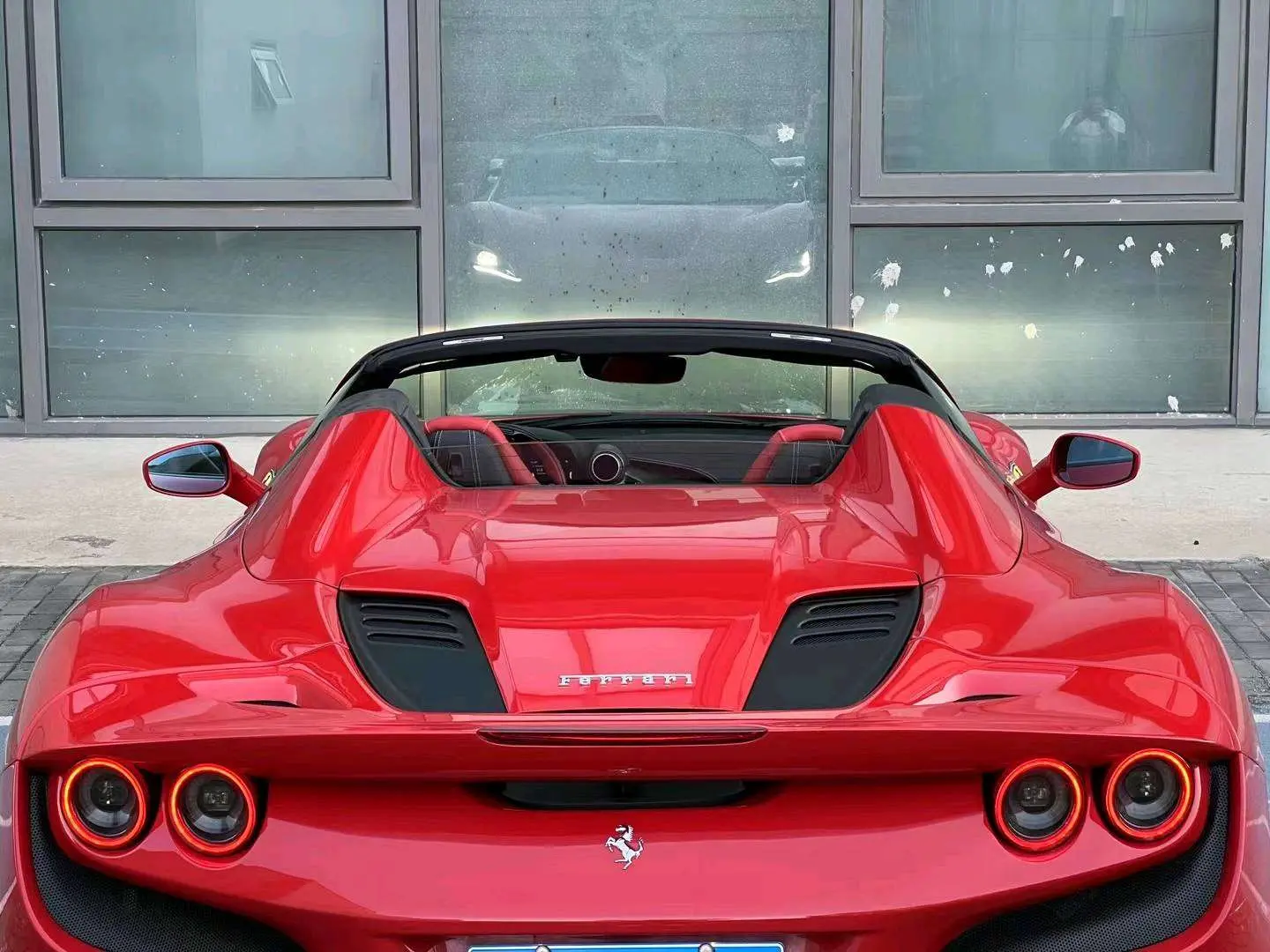 Ferrari F8  из Китая