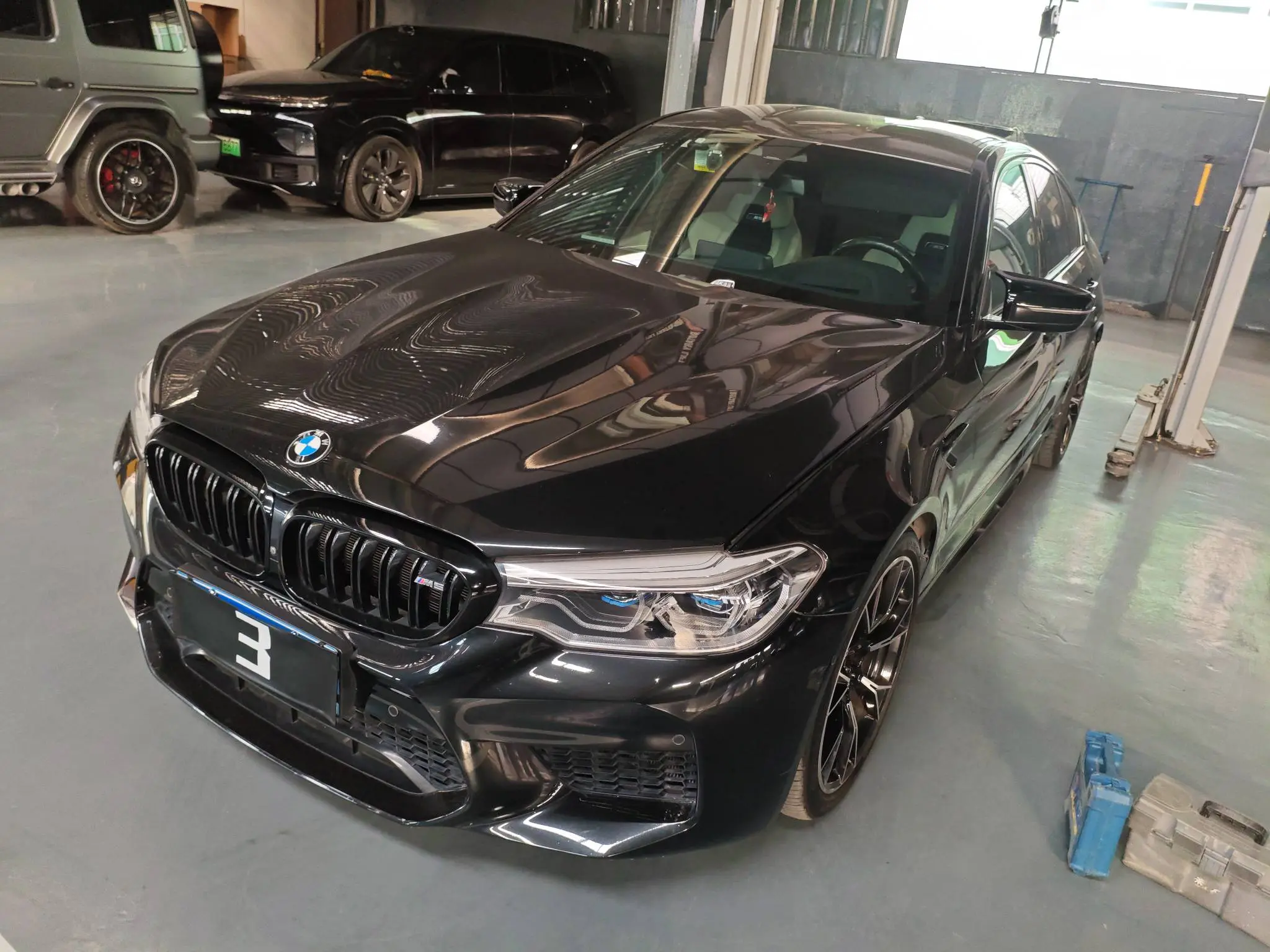 BMW M5  из Китая