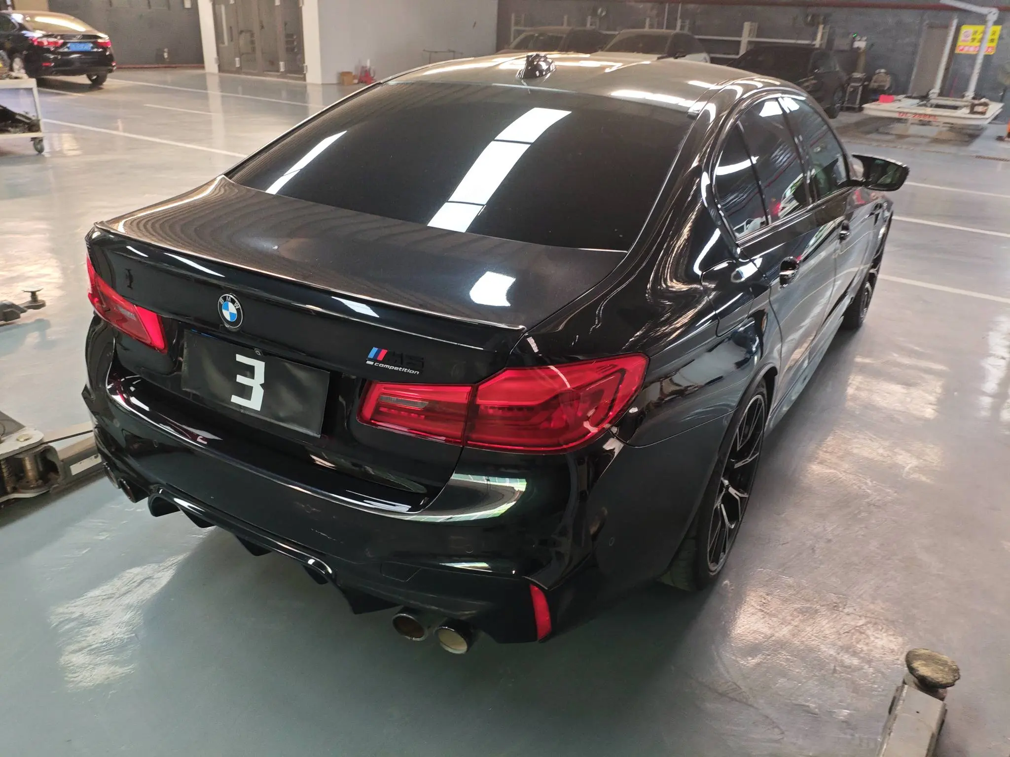 BMW M5  из Китая