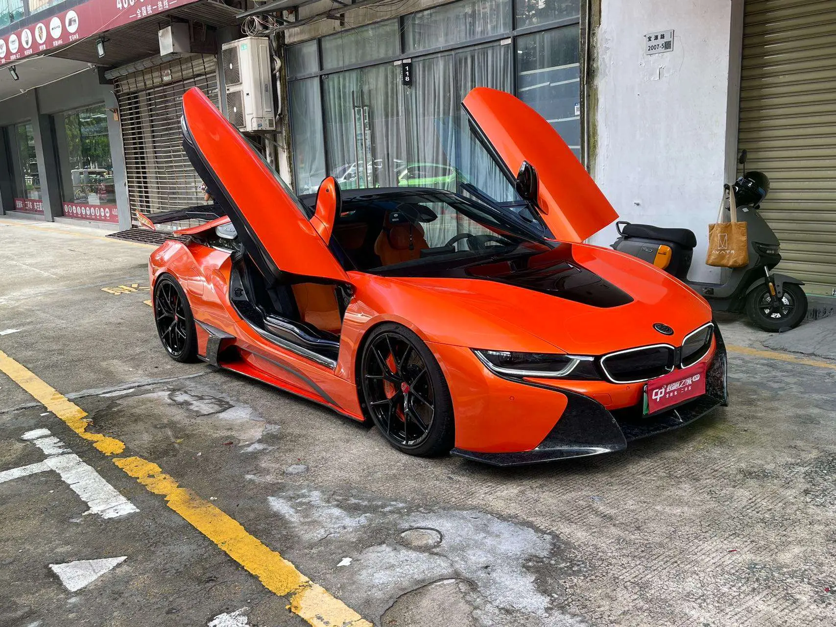 BMW i8  из Китая