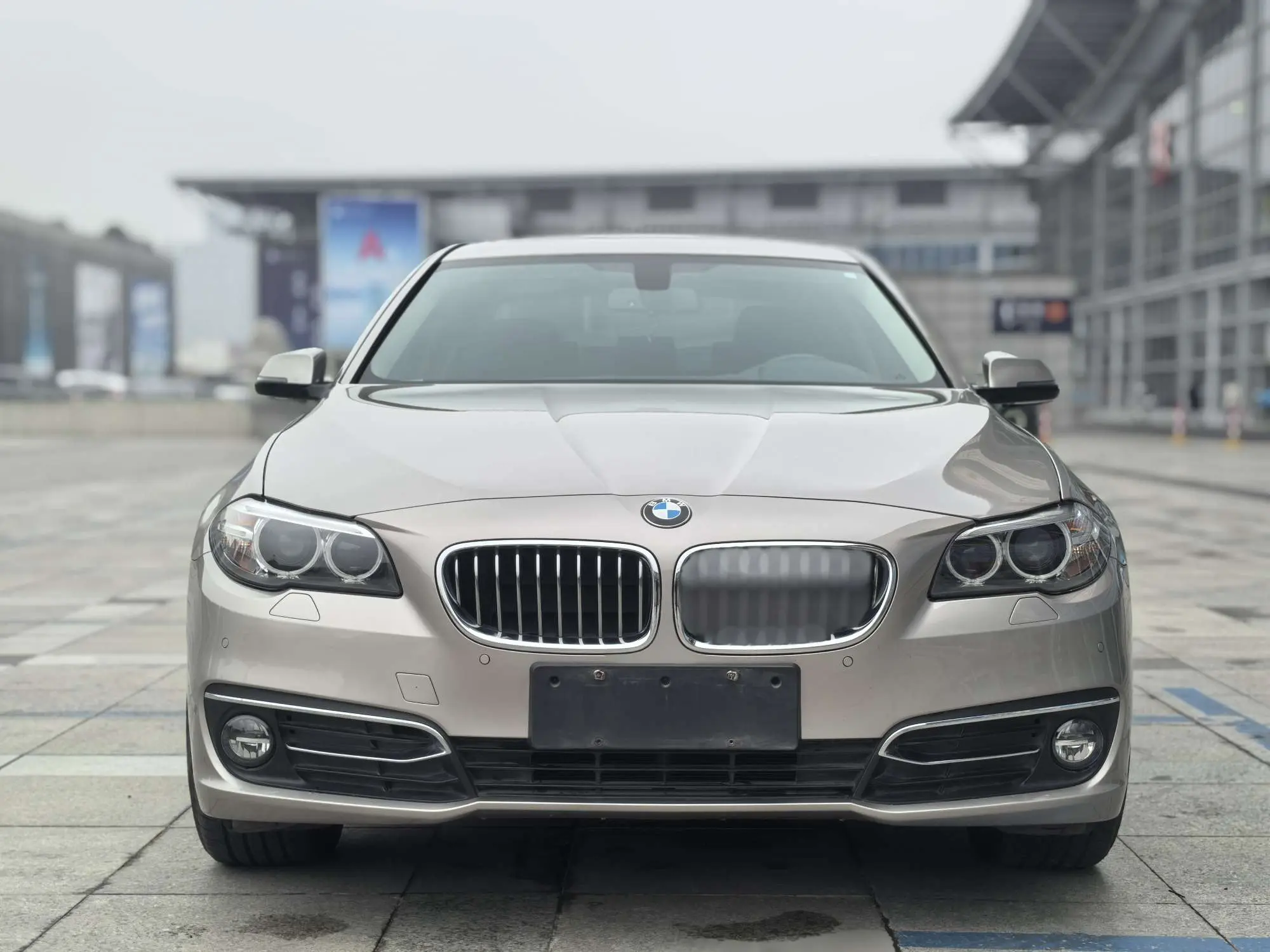 BMW 5 Series PHEV  из Китая