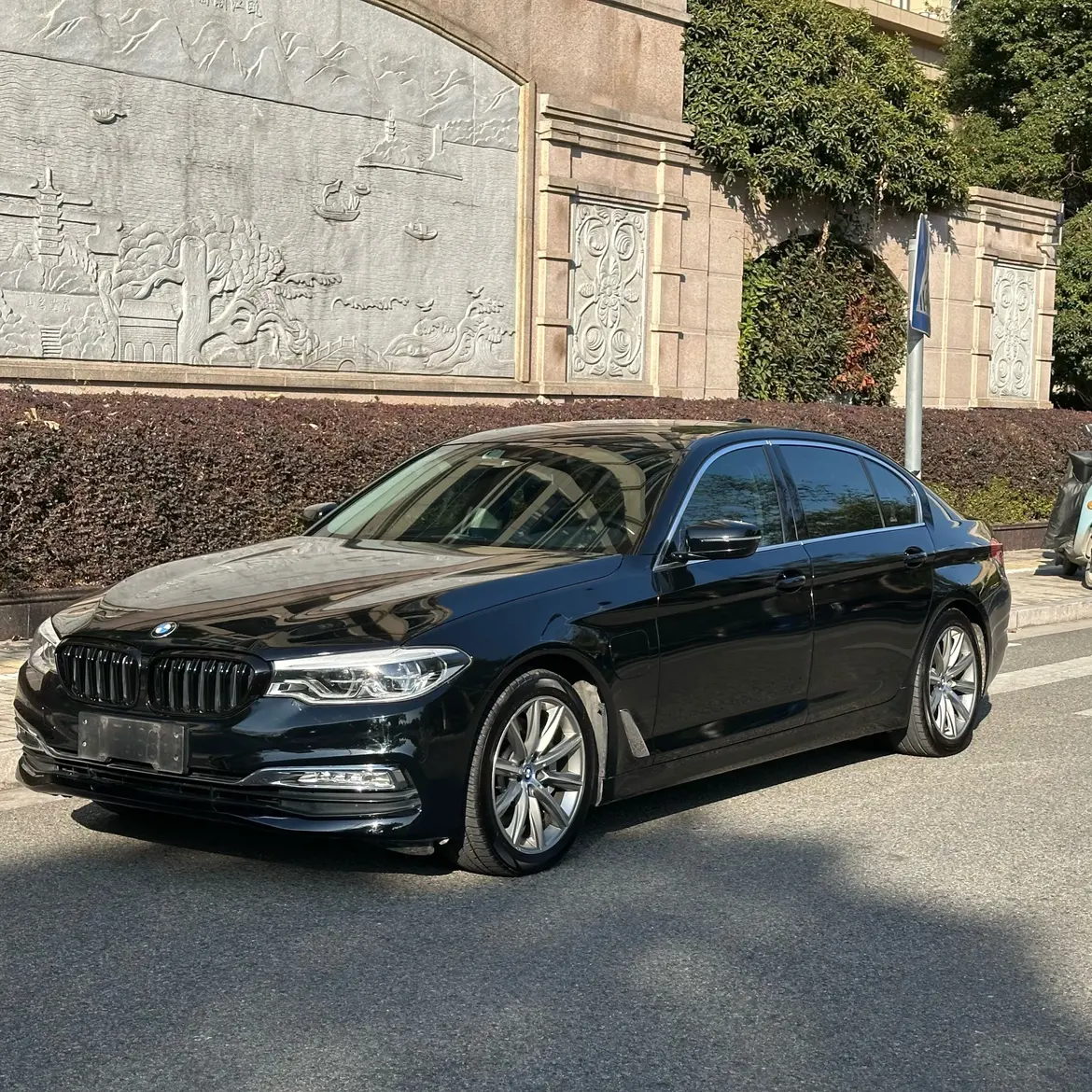 BMW 5 Series PHEV  из Китая