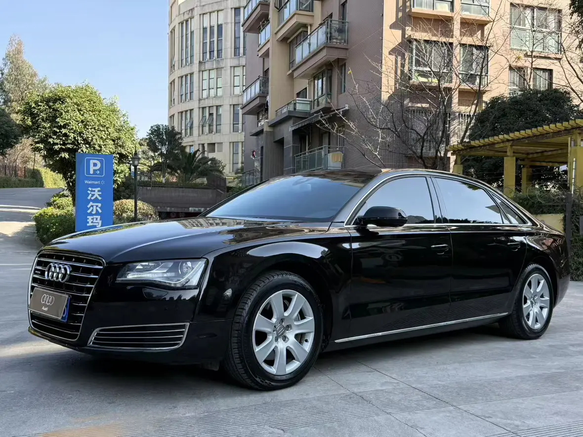 Audi A8  из Китая