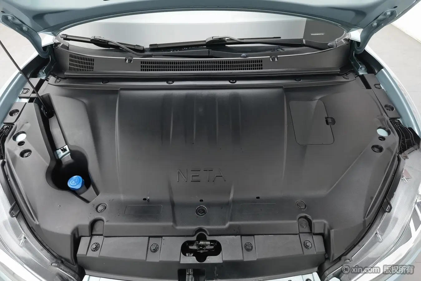 NETA Nezha V  из Китая