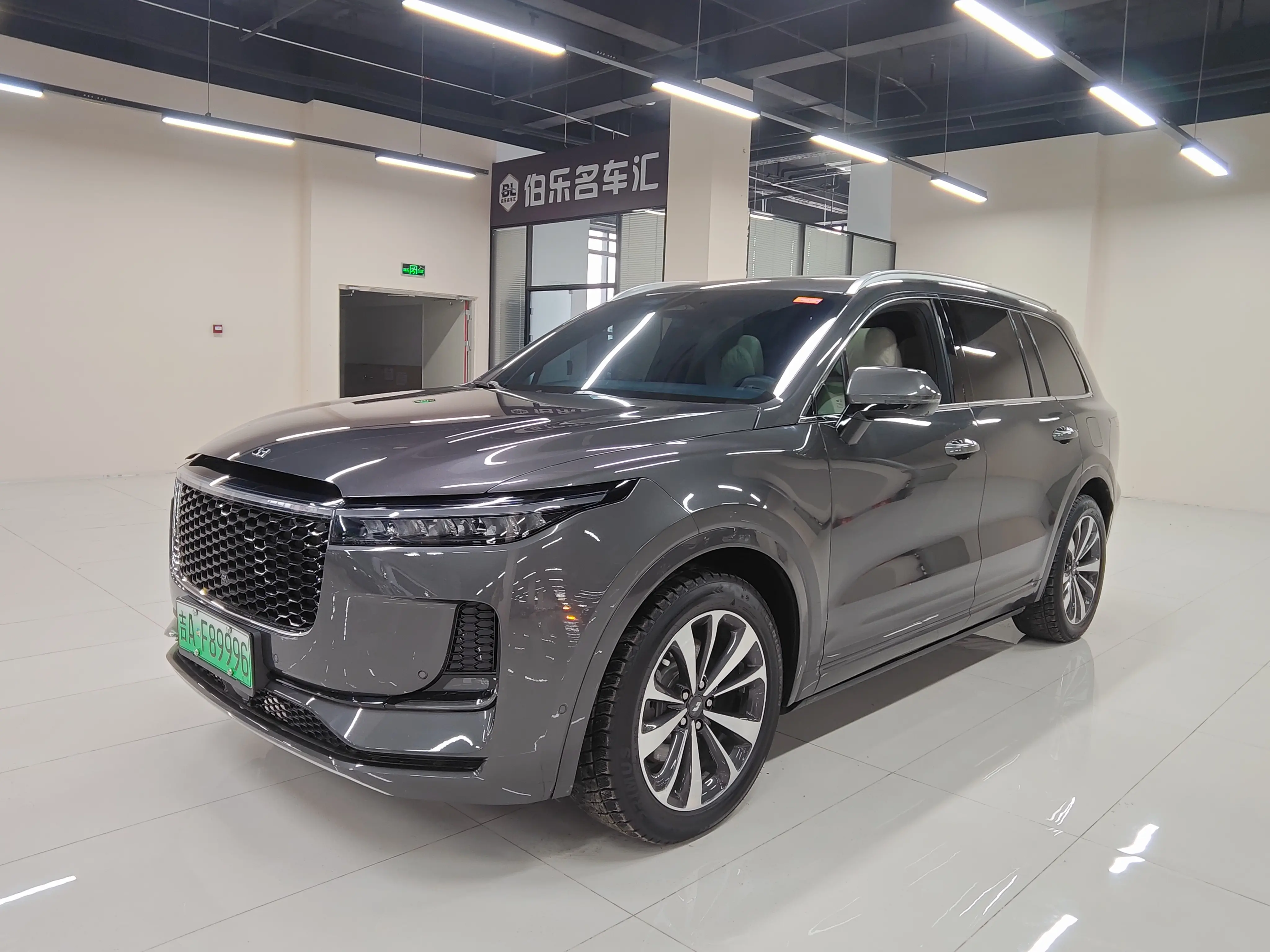 Li ONE (Ideal ONE)  из Китая