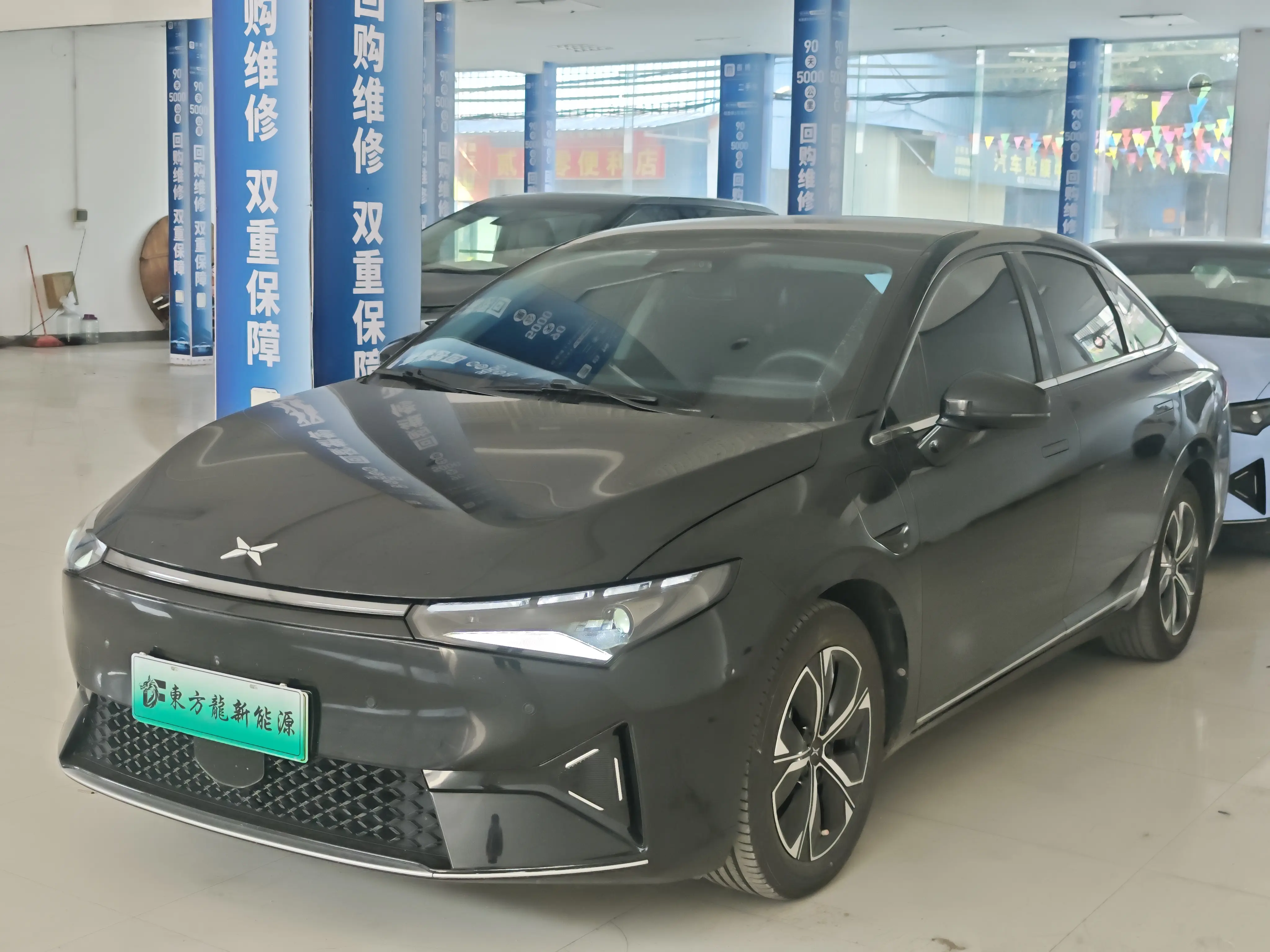 Xpeng P5  из Китая